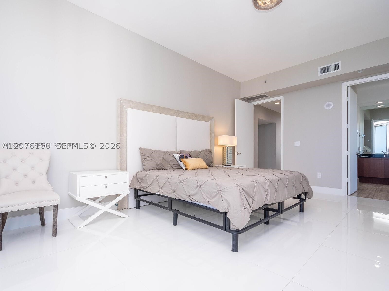 15901 Collins Ave #2504 Sunny Isles Beach, FL 33160