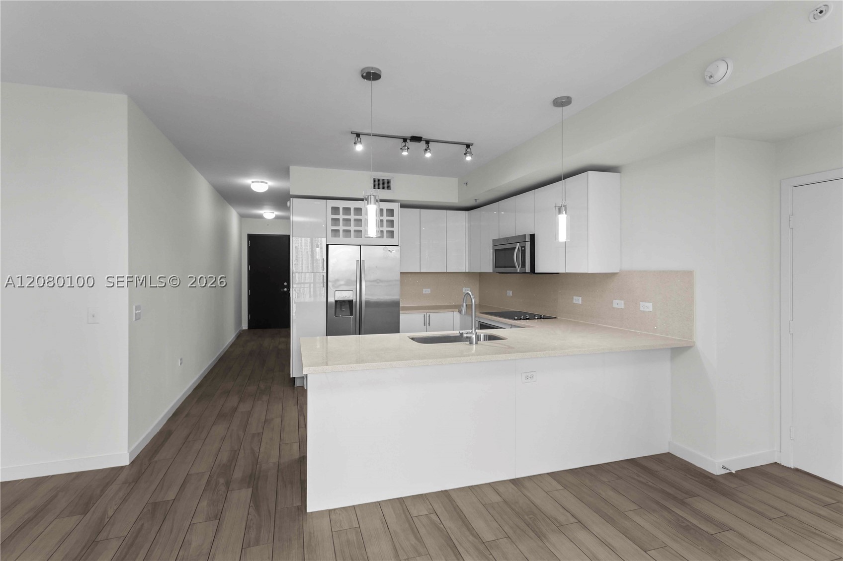 image Nine at Mary Brickell Village16
