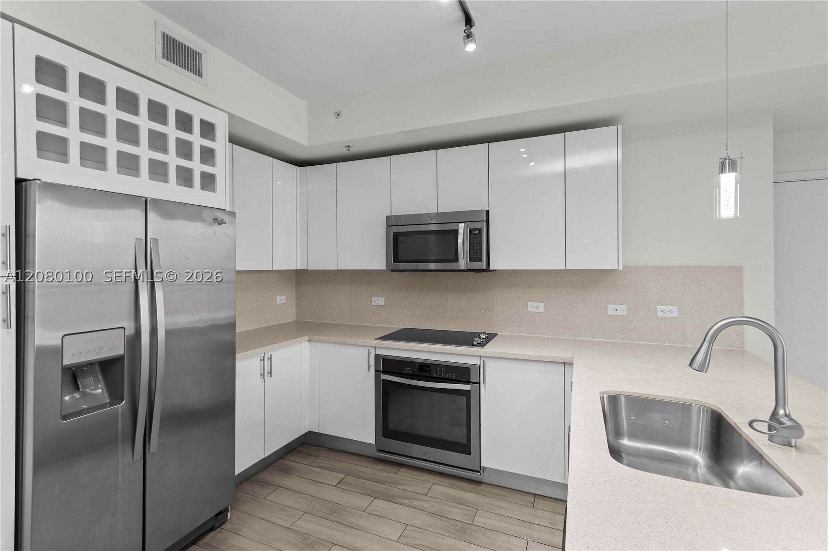 image Nine at Mary Brickell Village17