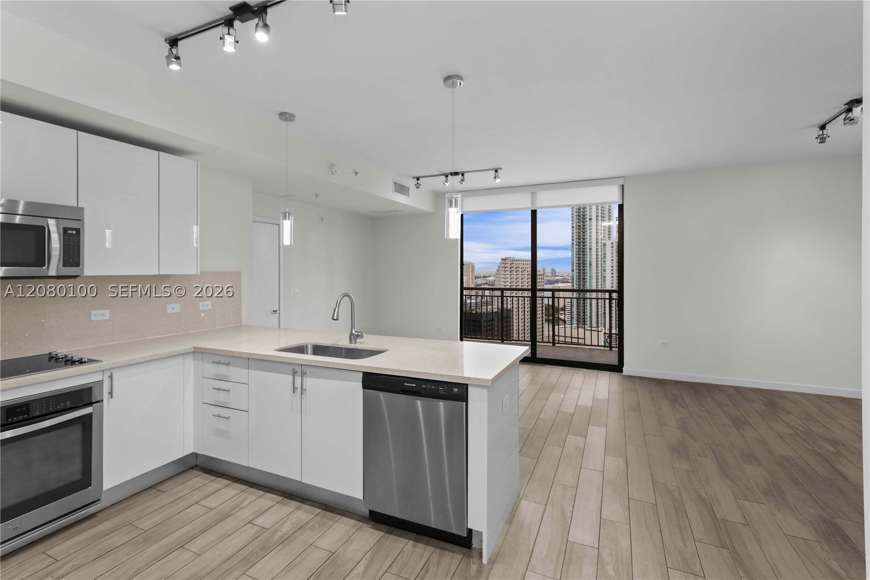 image Nine at Mary Brickell Village18