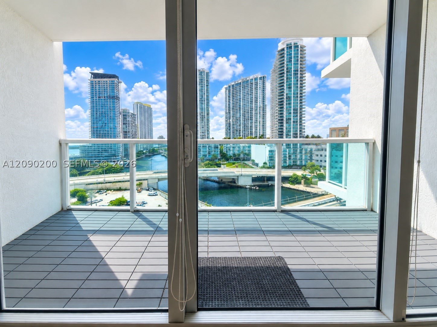 image Brickell on the River North21