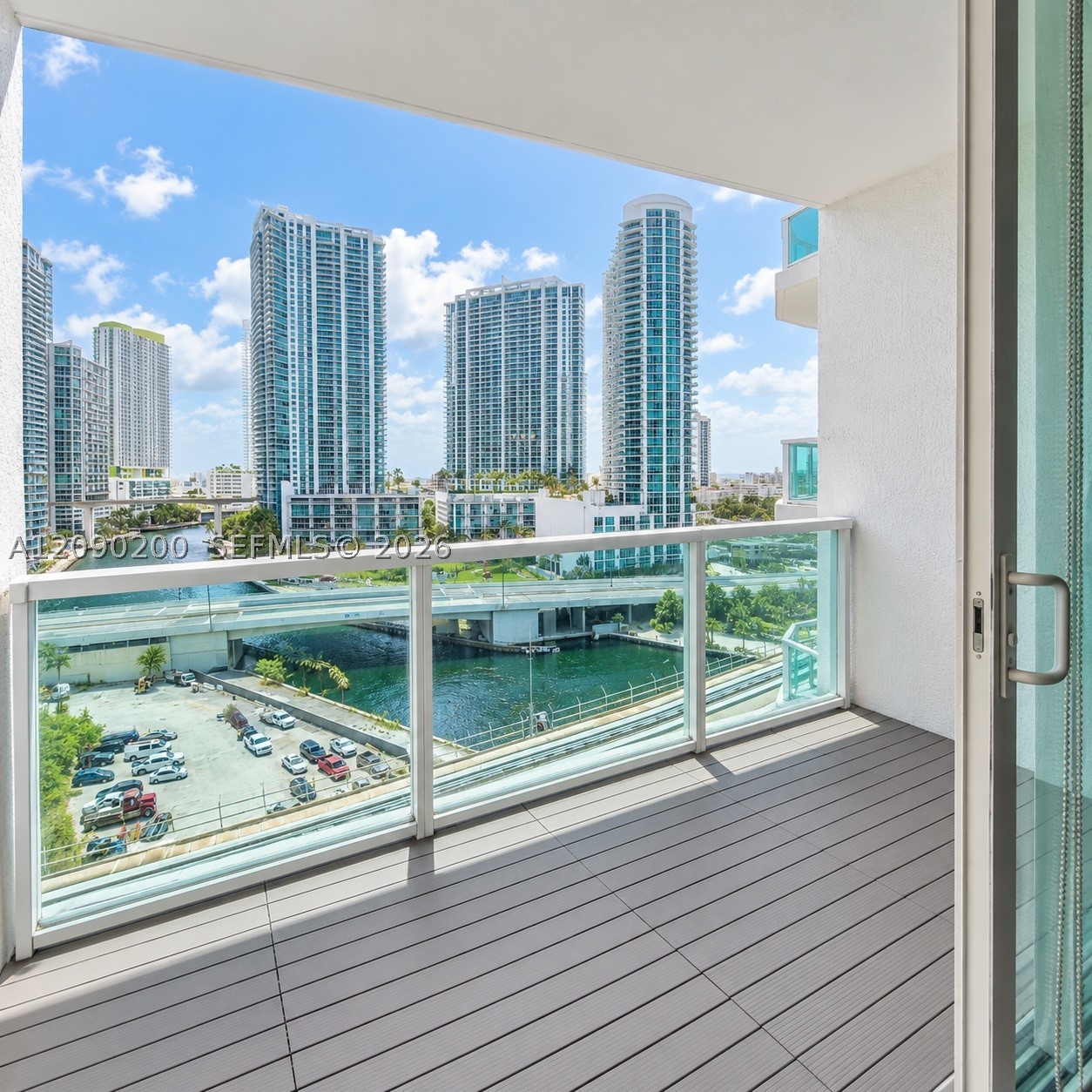 image Brickell on the River North22