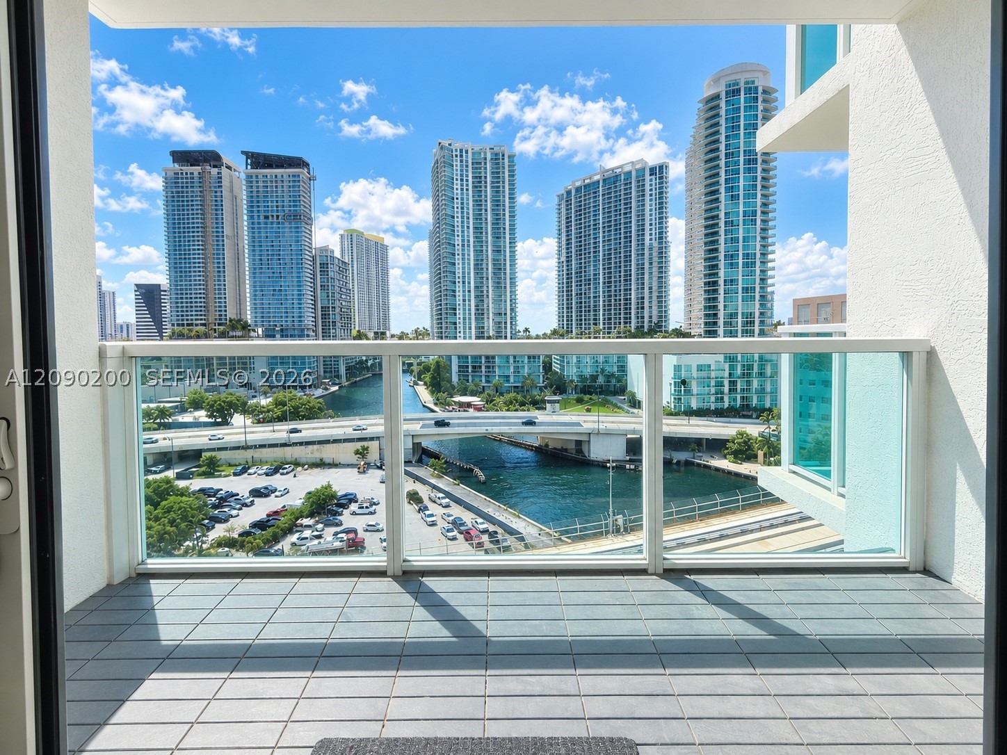 image Brickell on the River North2