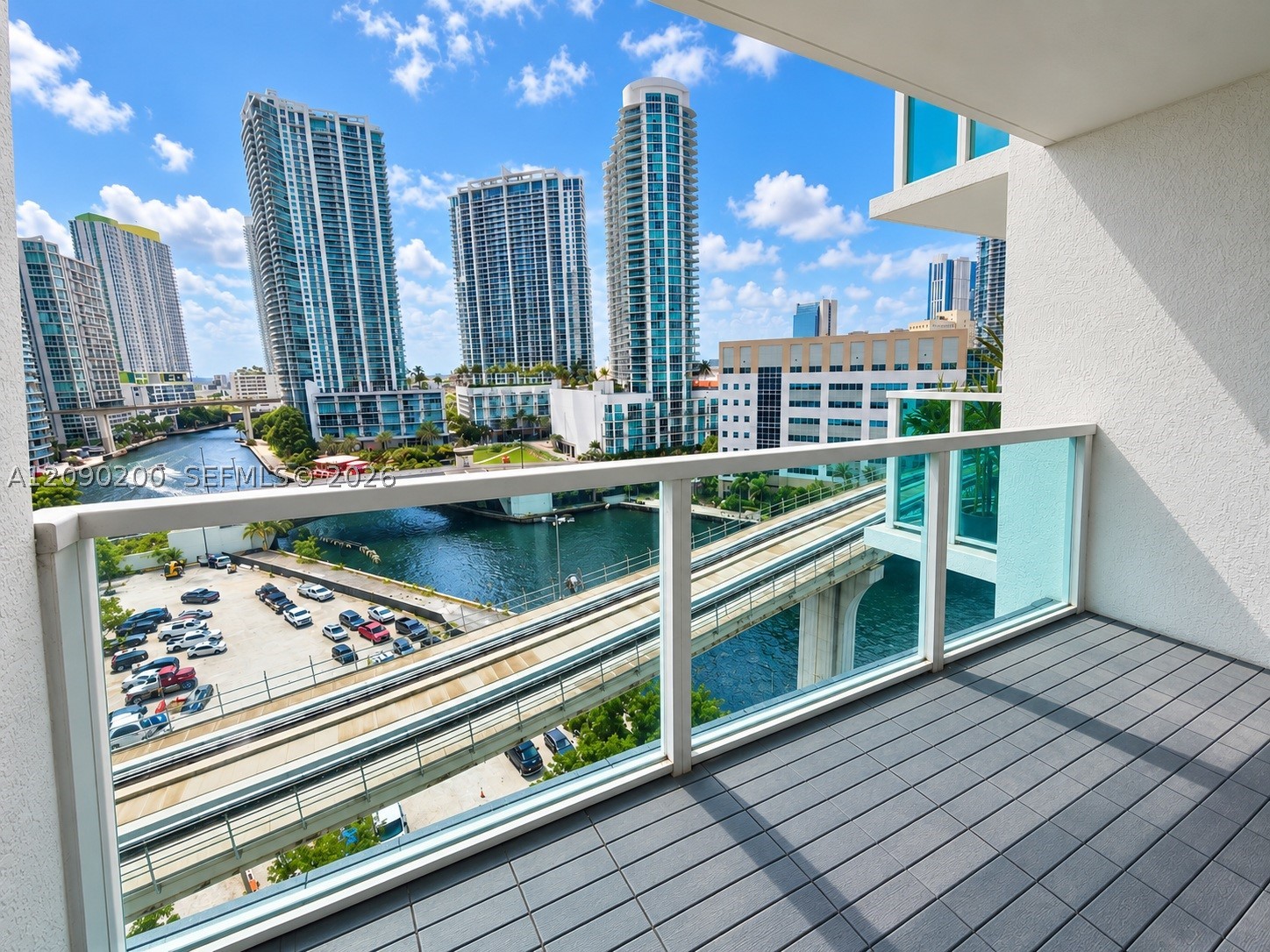 image Brickell on the River North3