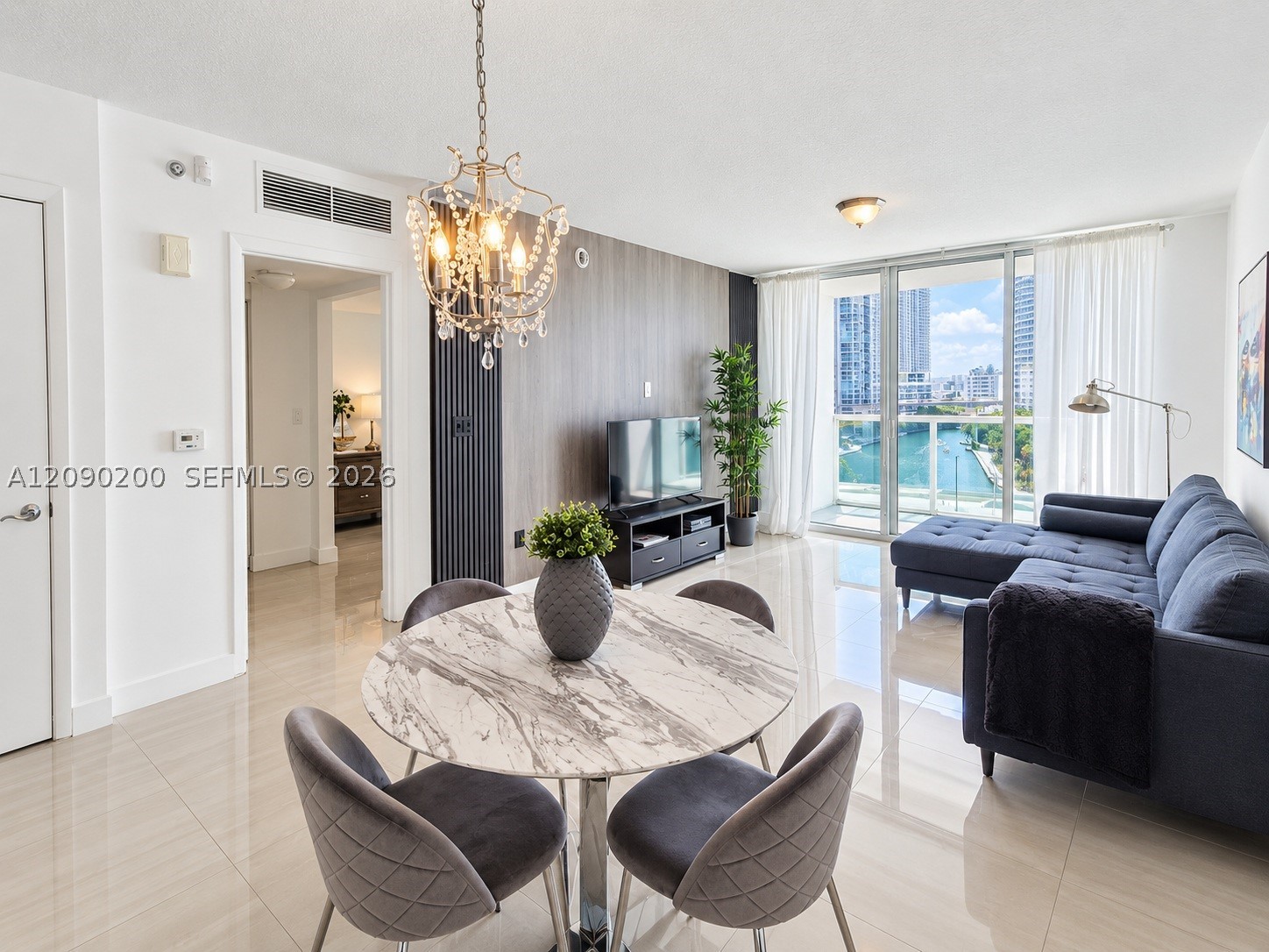 image Brickell on the River North6