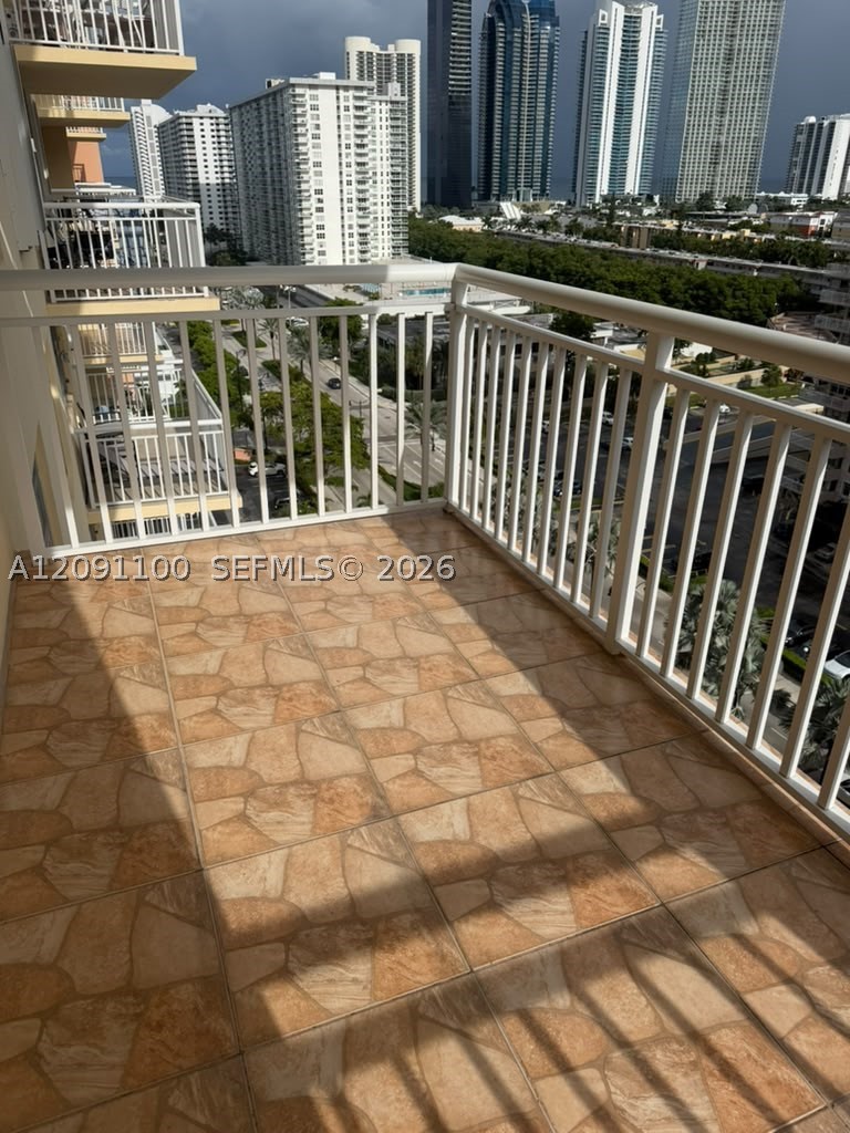 image Winston Towers 2001