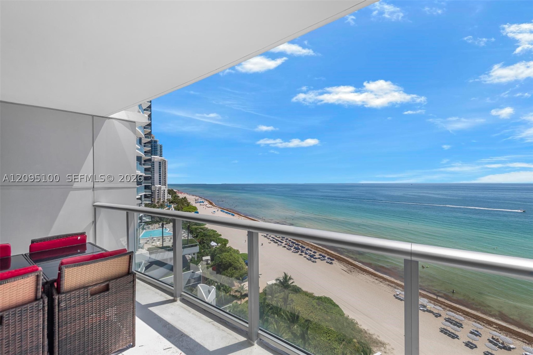 image Jade Beach4