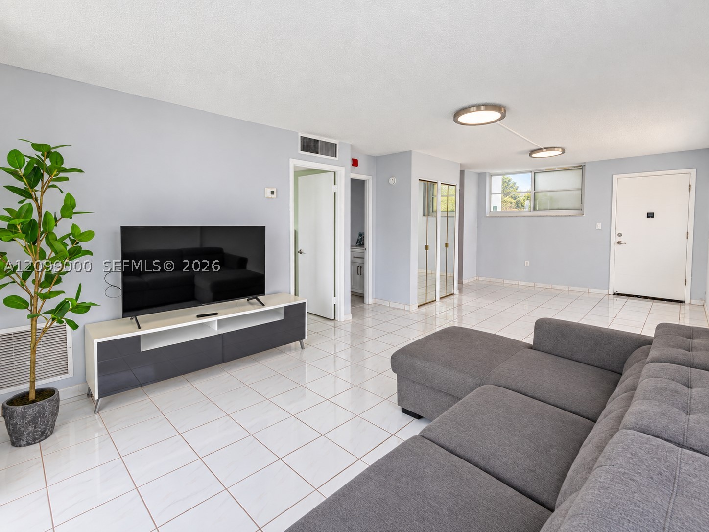 1750 James Ave #7L