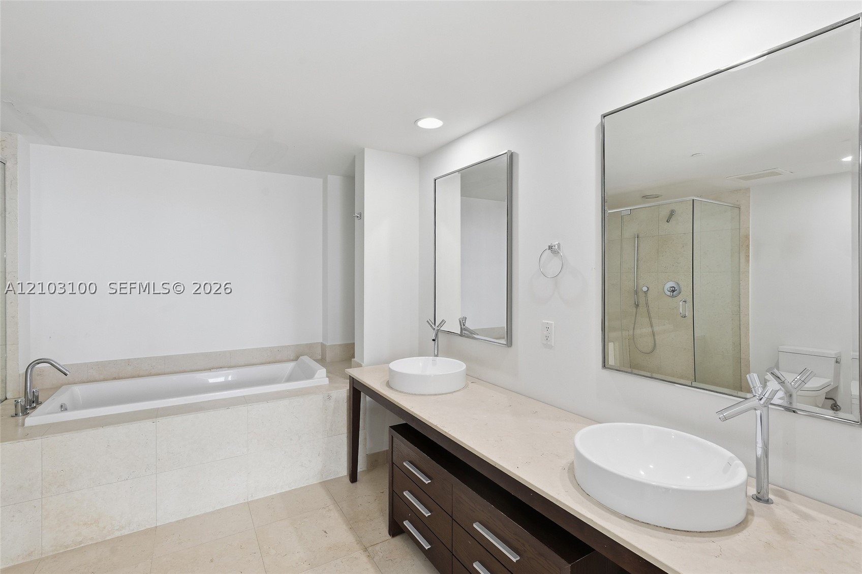 image Icon Brickell II18