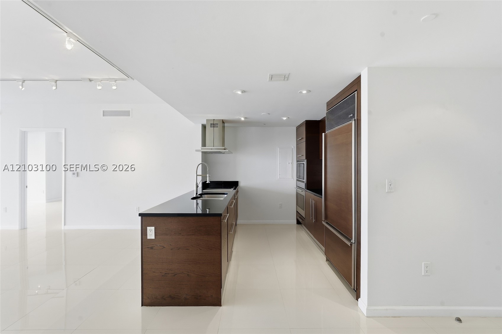image Icon Brickell II6