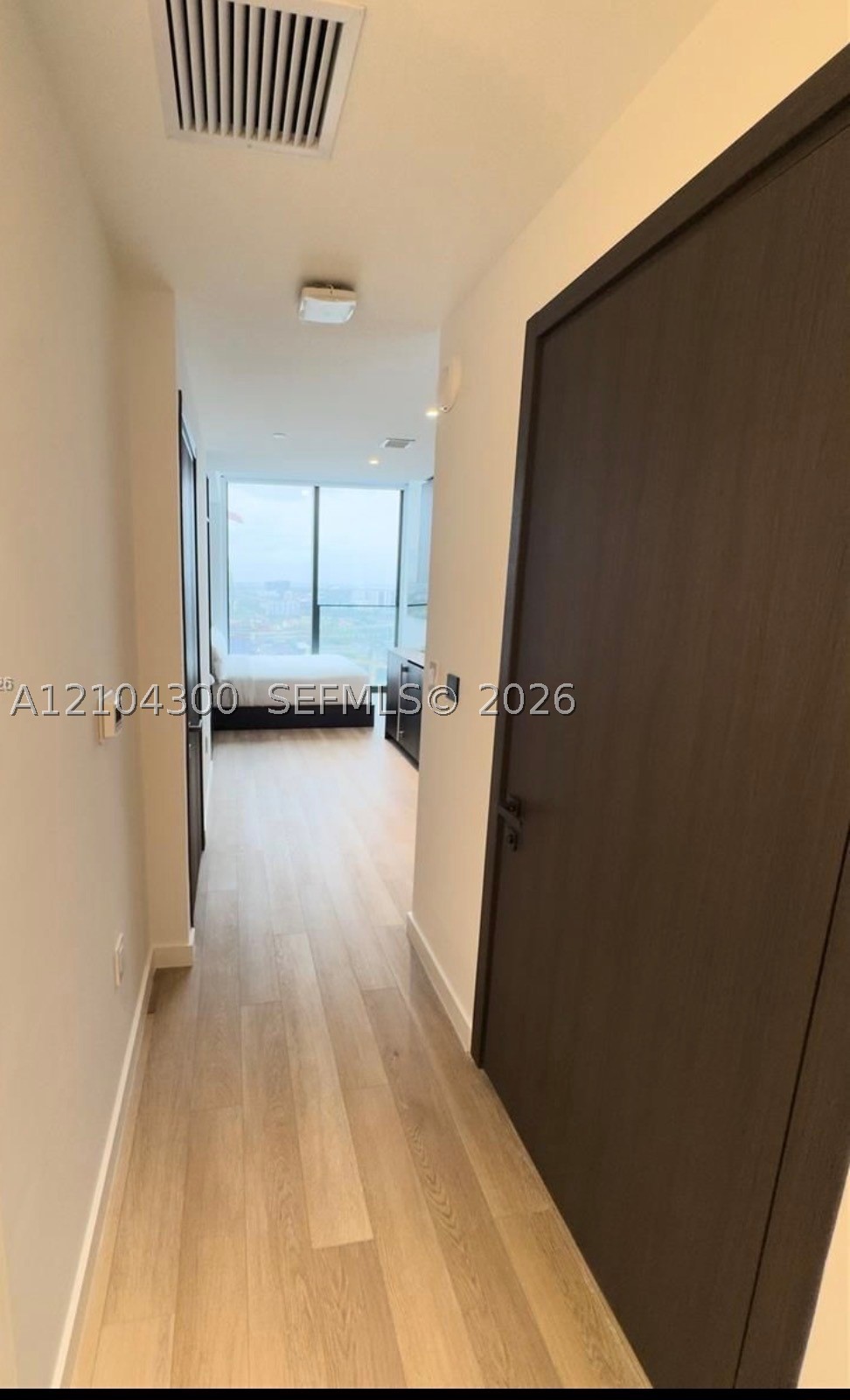 image E11EVEN Hotel & Residences3