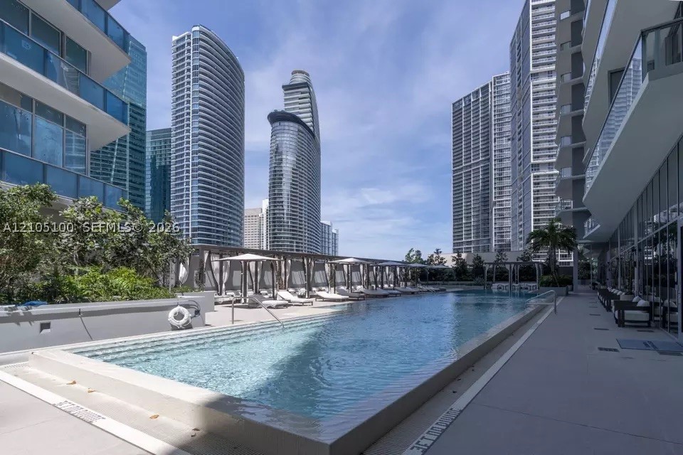 77 SE 5th St #2011 Miami, FL 33131