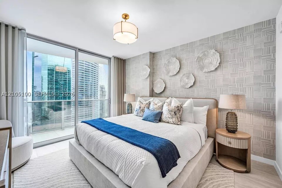77 SE 5th St #2011 Miami, FL 33131