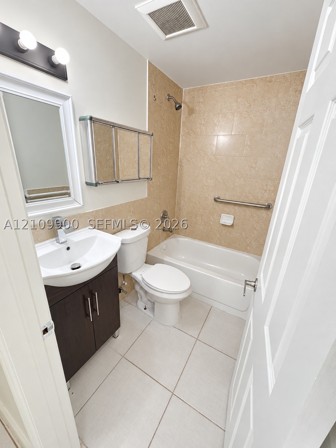 135 SW 6th Ave #207 Miami, FL 33130
