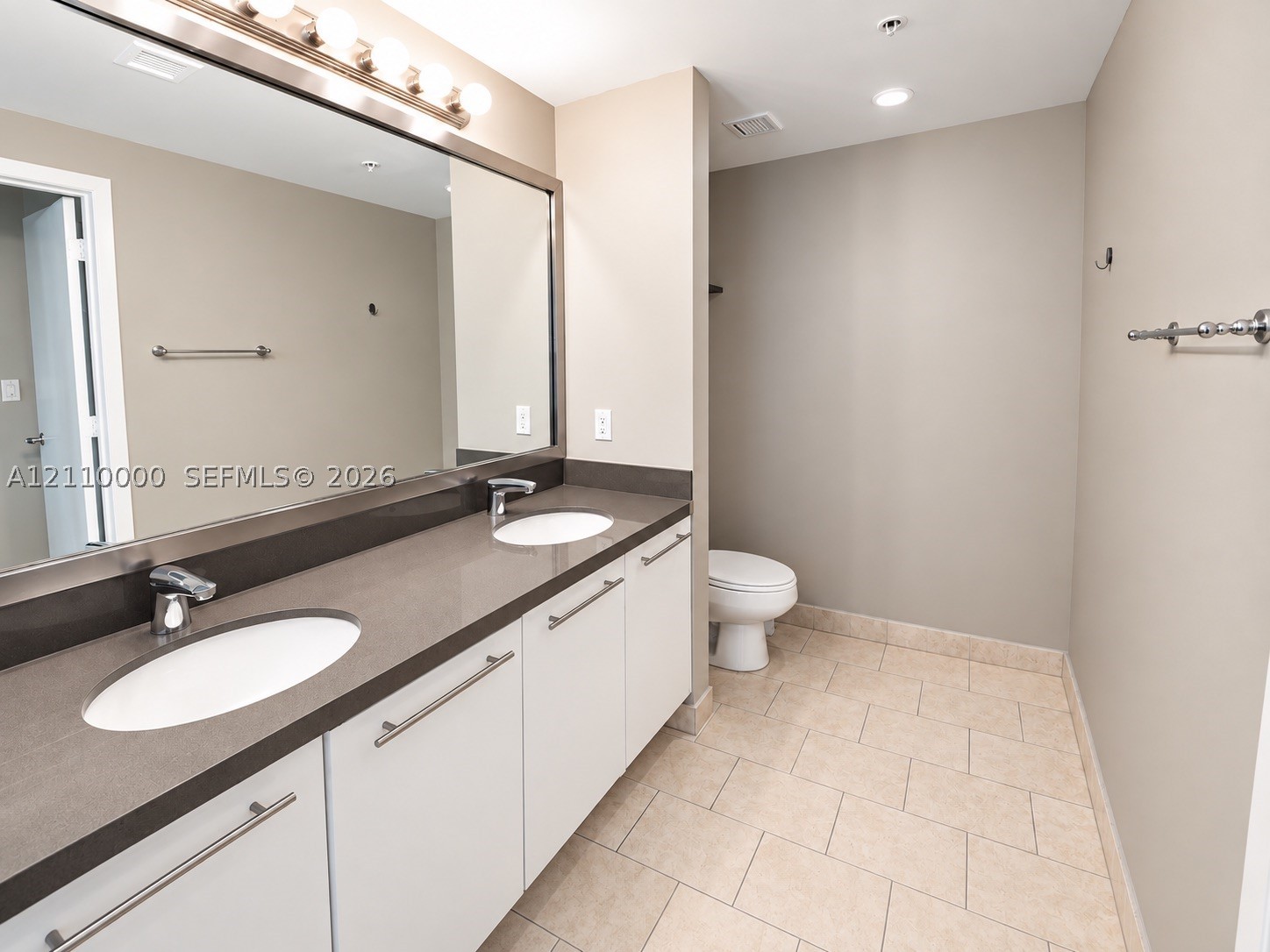 90 SW 3rd St #3212 Miami, FL 33130