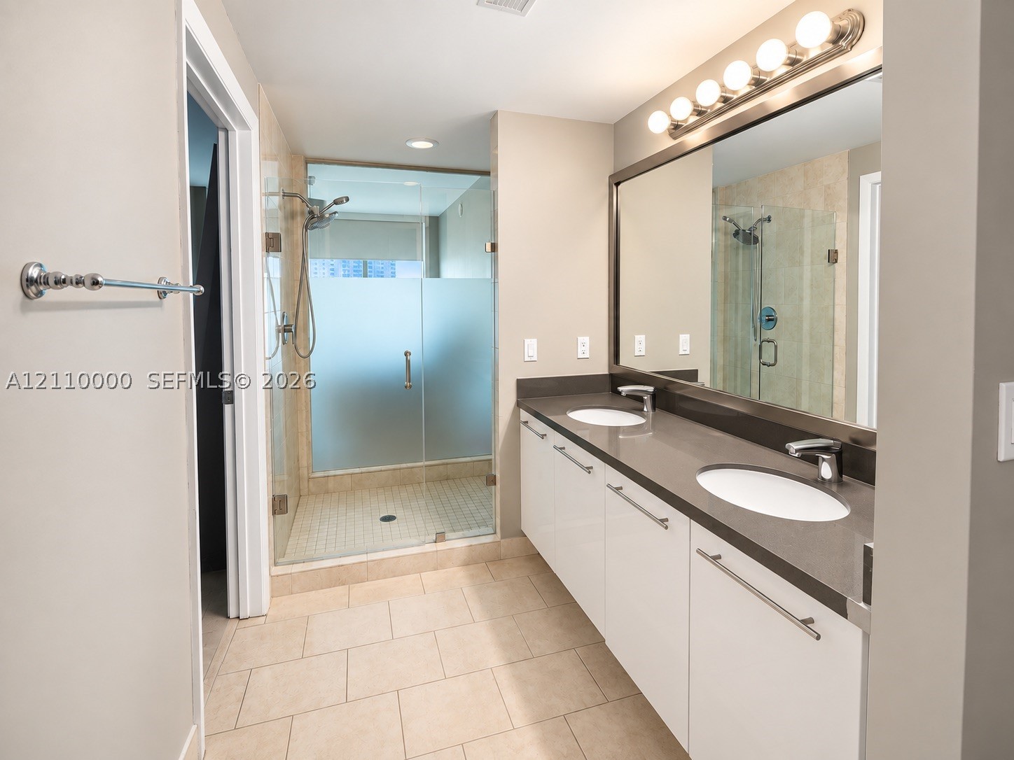 90 SW 3rd St #3212 Miami, FL 33130