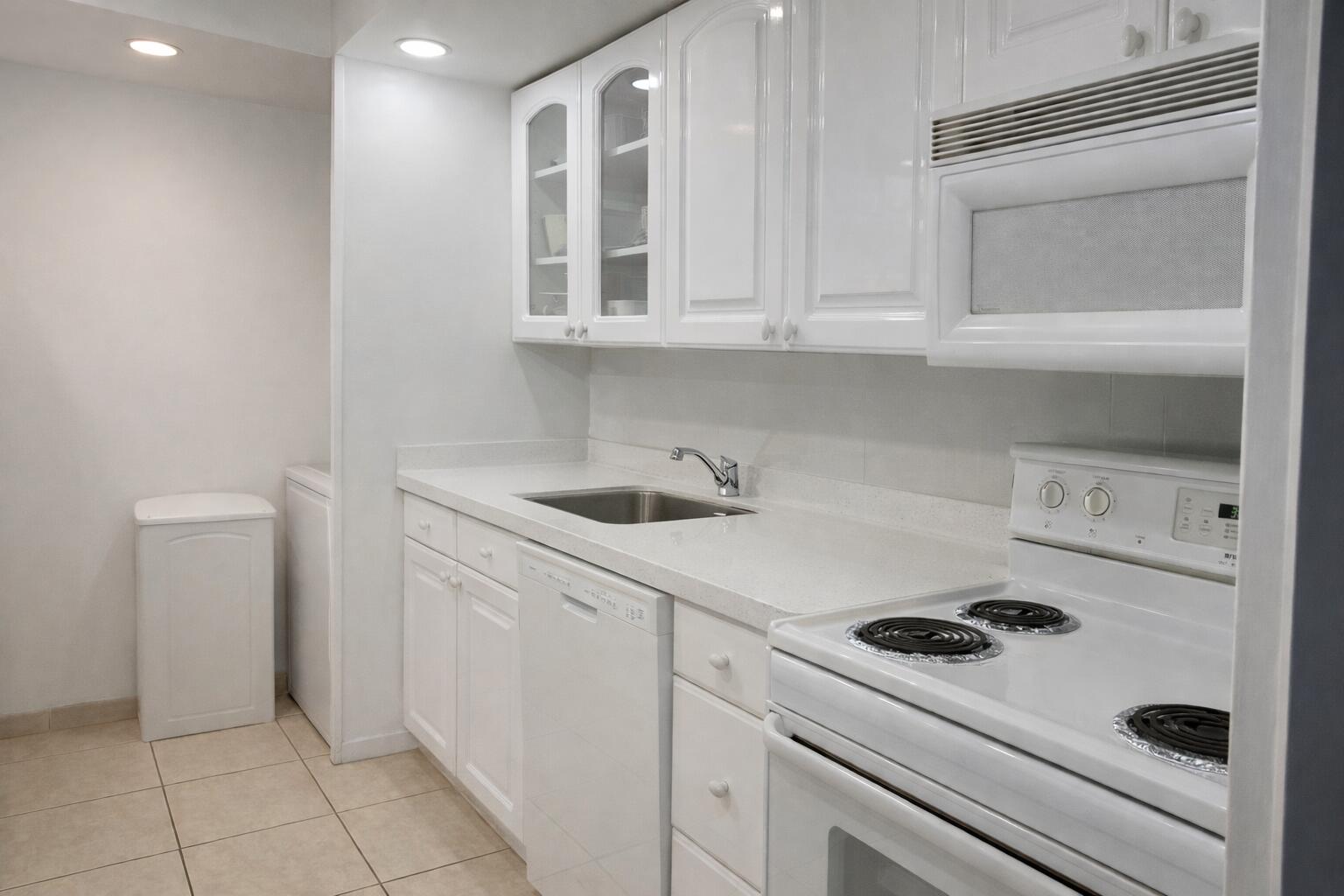 5401 Collins #1516 Miami Beach, FL 33140