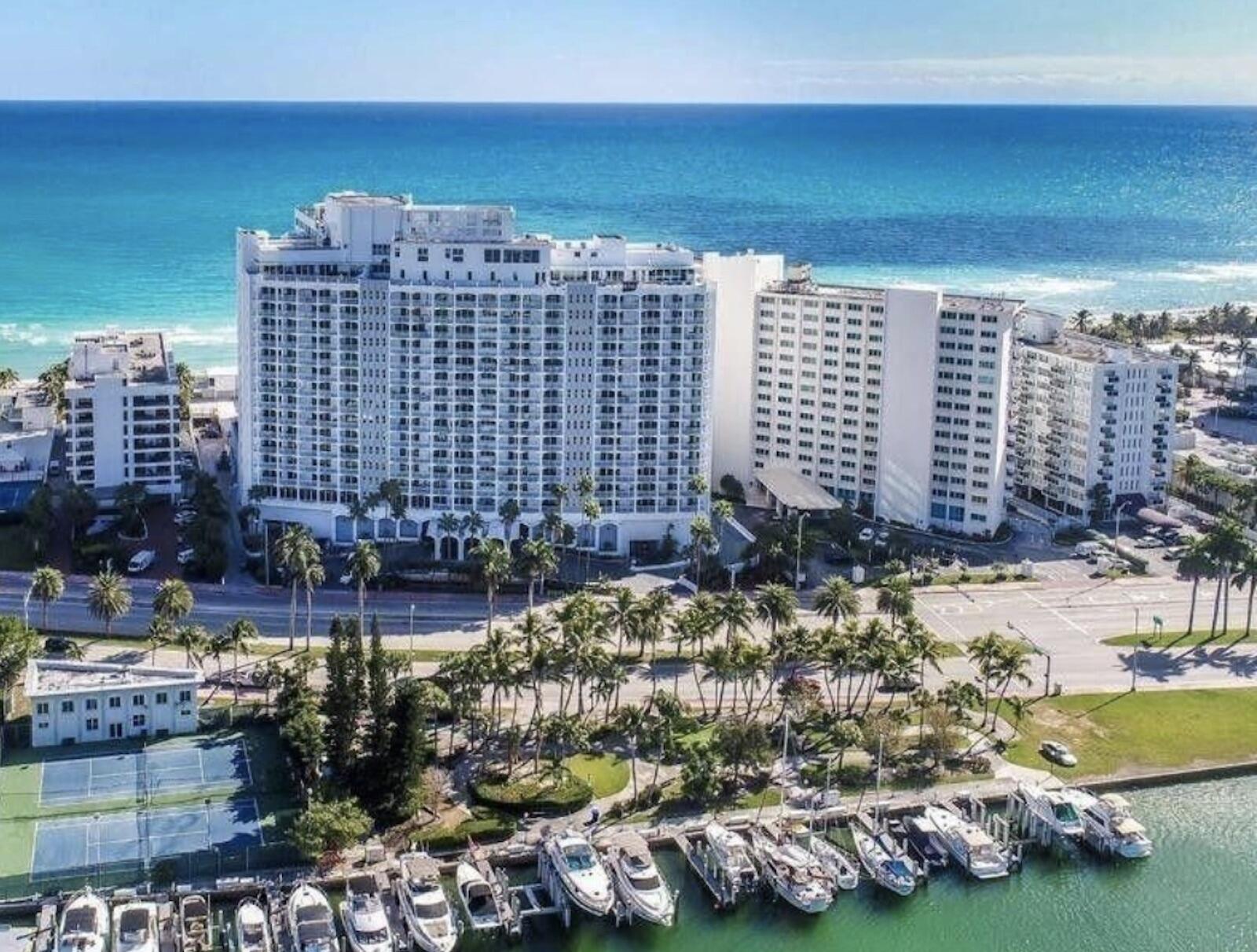 5401 Collins #1516 Miami Beach, FL 33140