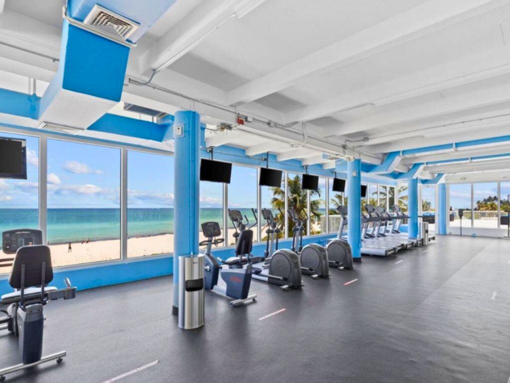 5401 Collins #1516 Miami Beach, FL 33140