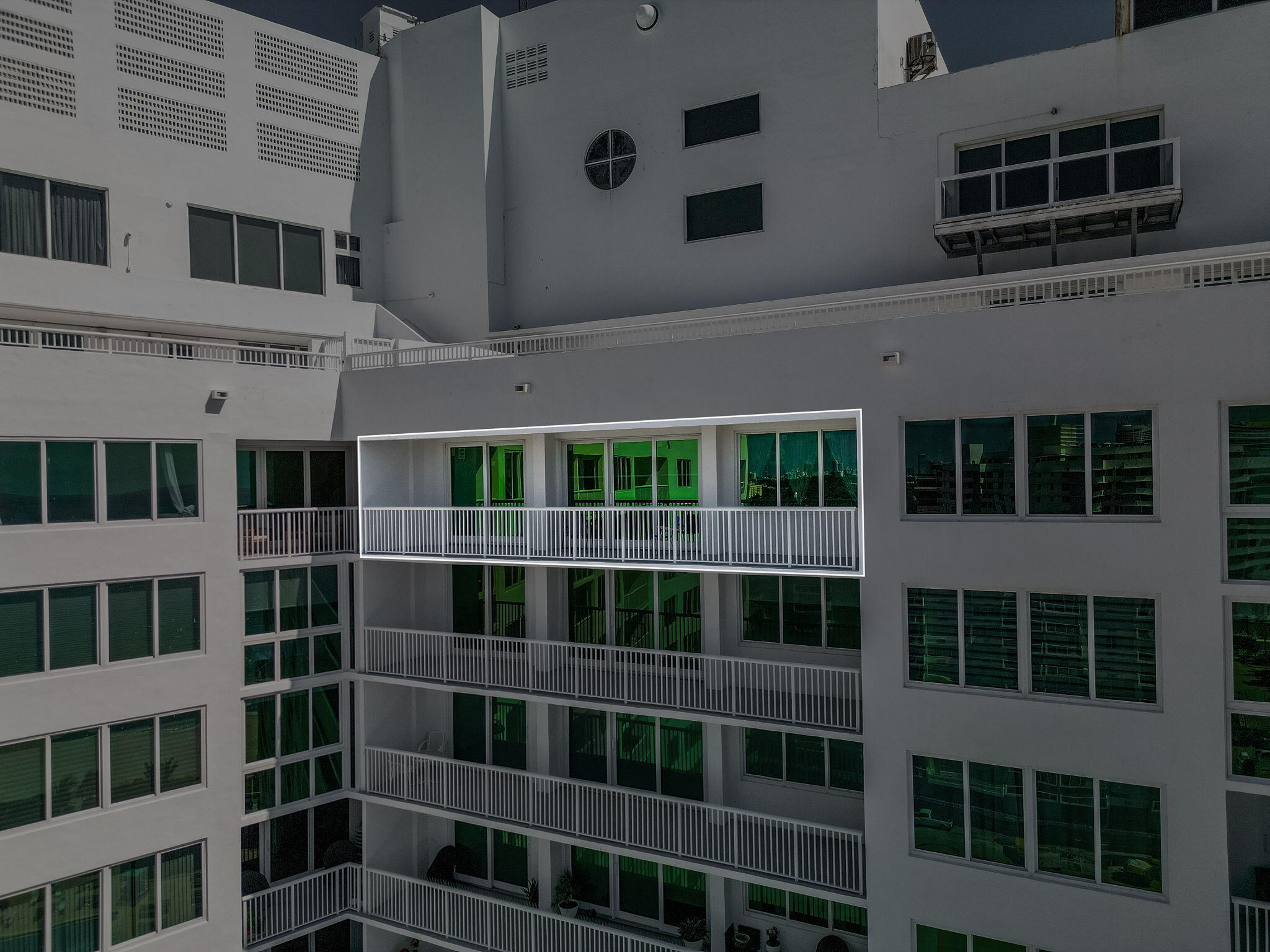 5401 Collins #1516 Miami Beach, FL 33140