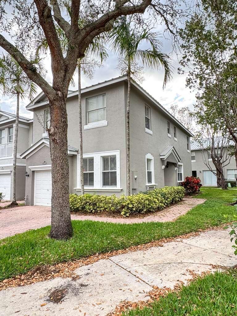 2309 Shoma Royal Palm Beach, FL 33414