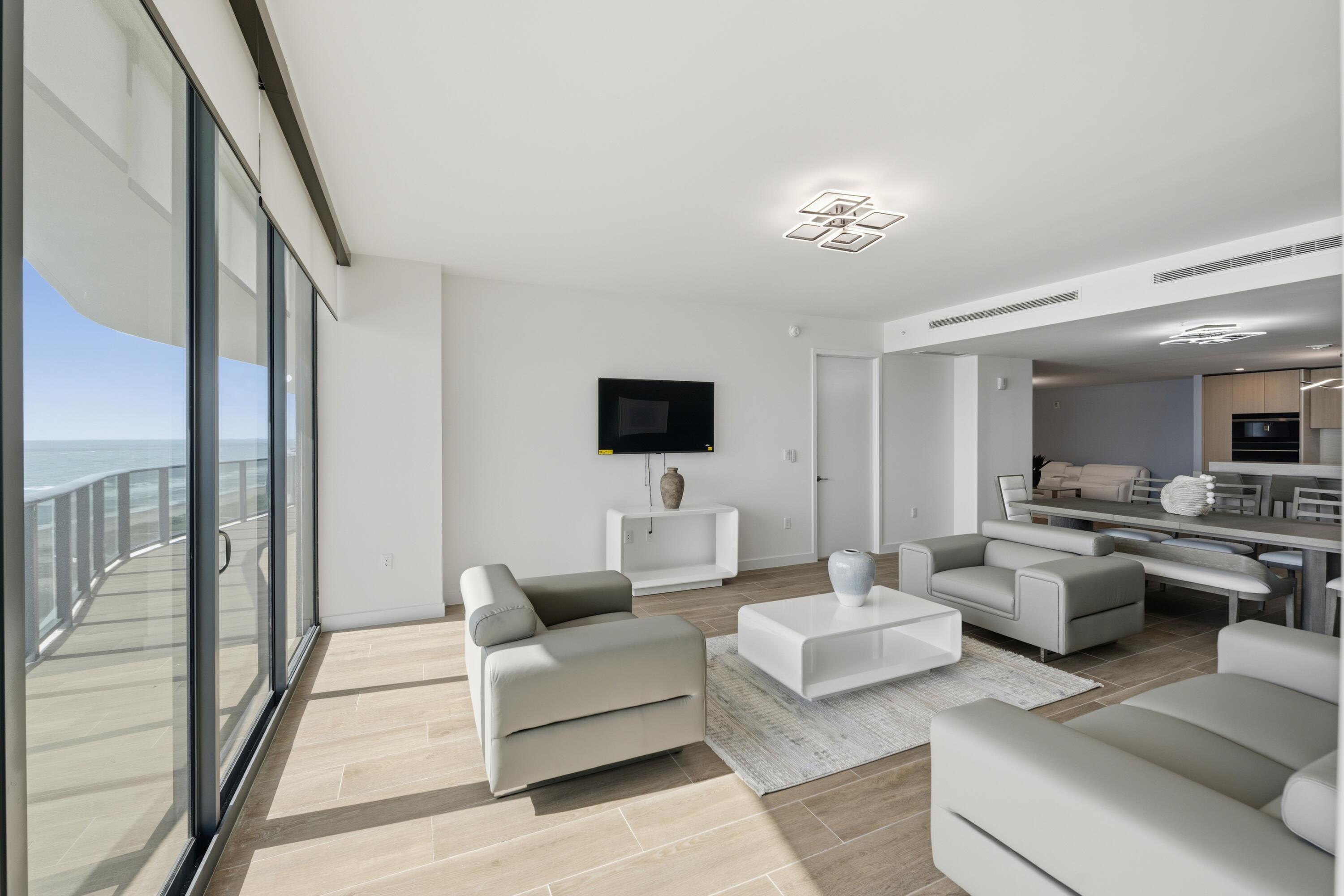 900 N Ocean #802 Pompano Beach, FL 33062