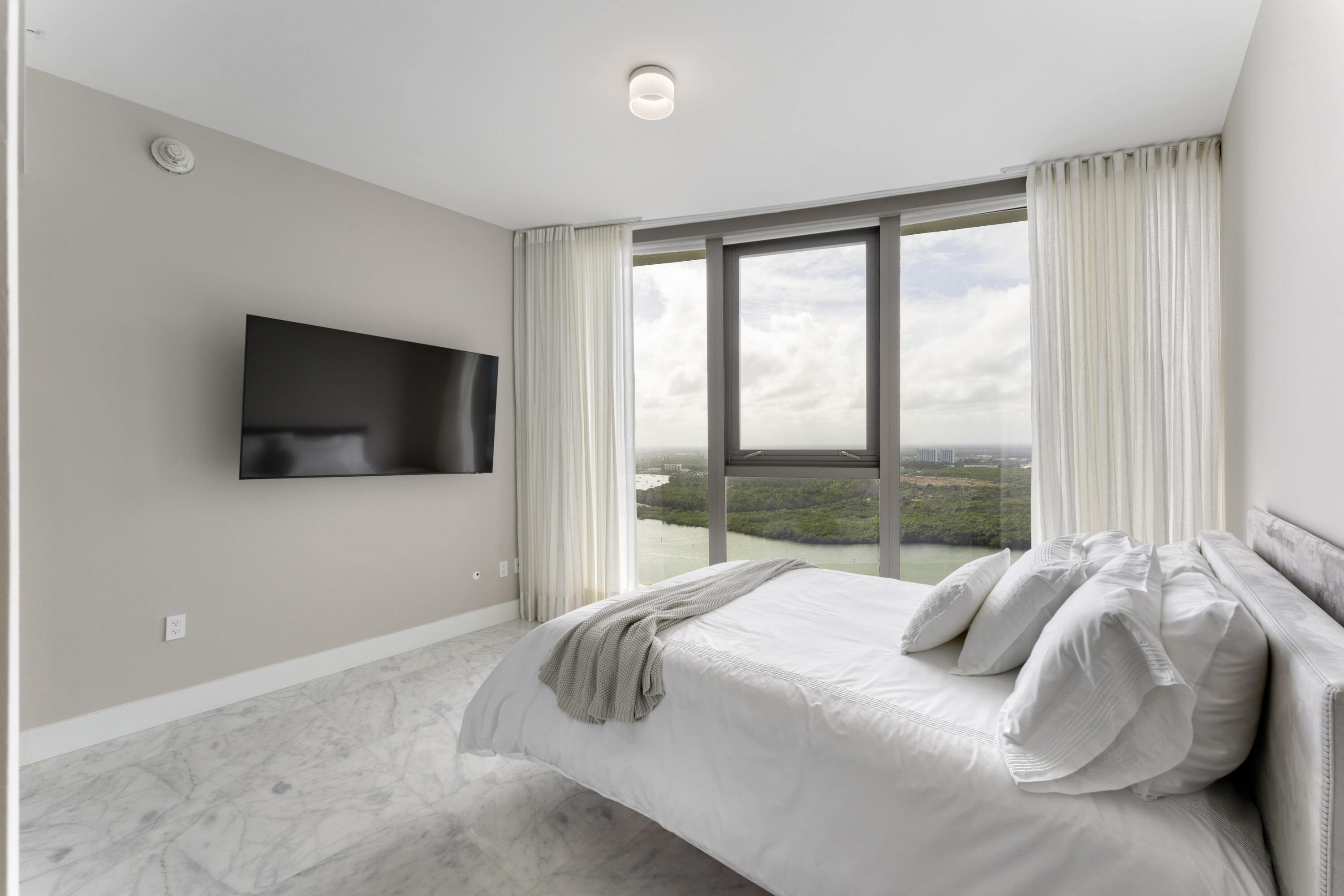 image Ritz-Carlton Sunny Isles Beach24