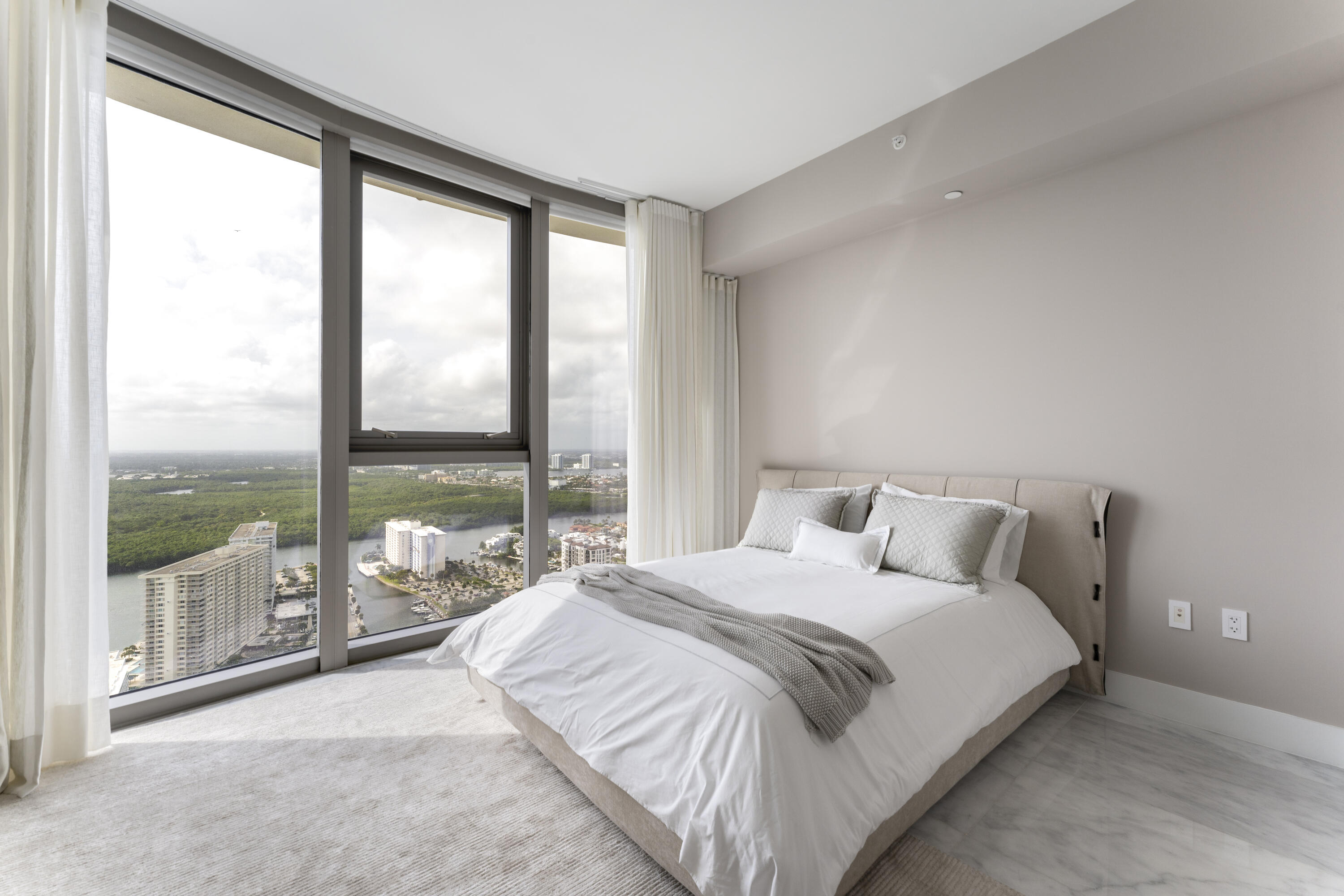 image Ritz-Carlton Sunny Isles Beach25