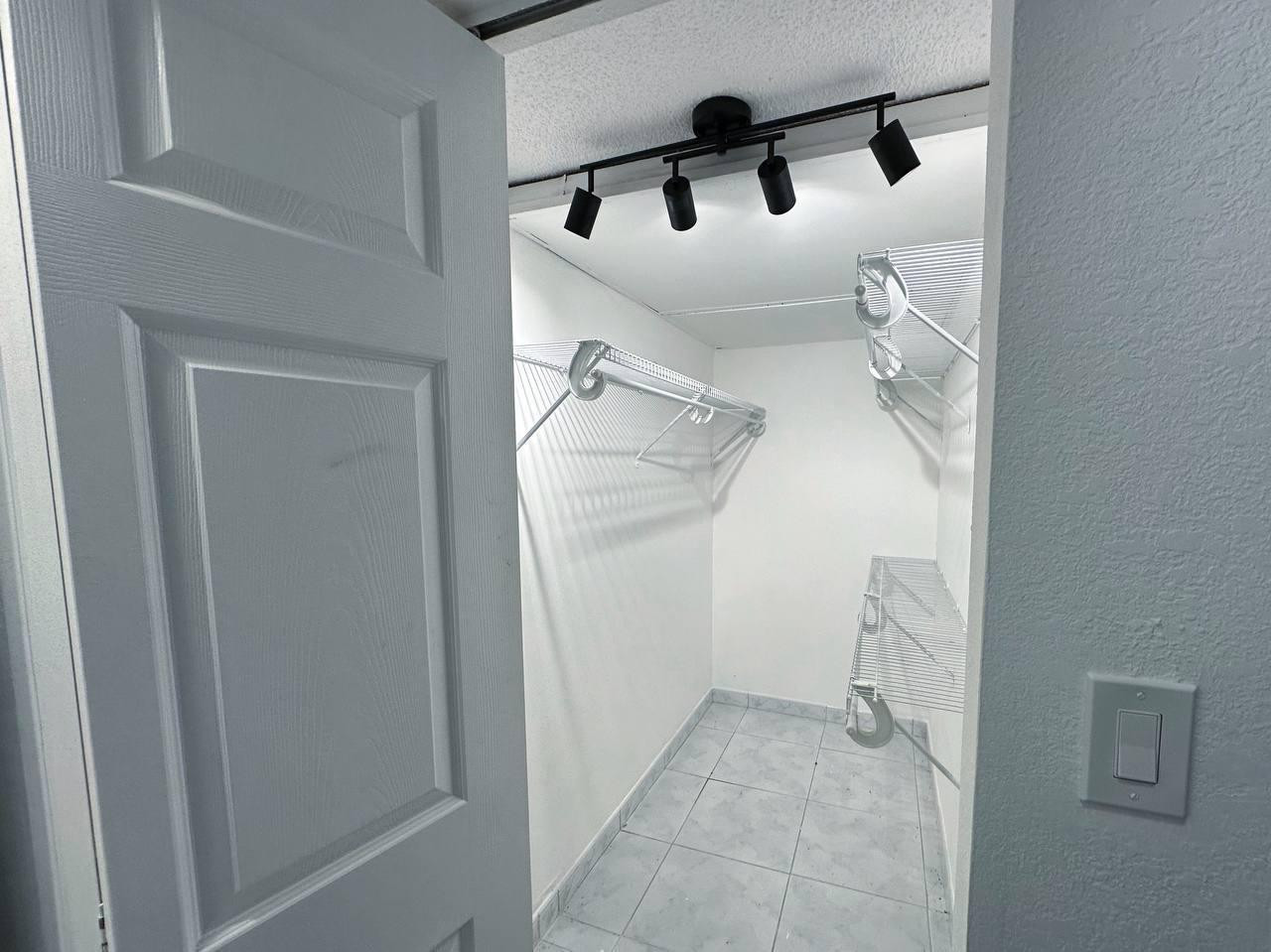 1985 S Ocean #16b Hallandale Beach, FL 33009