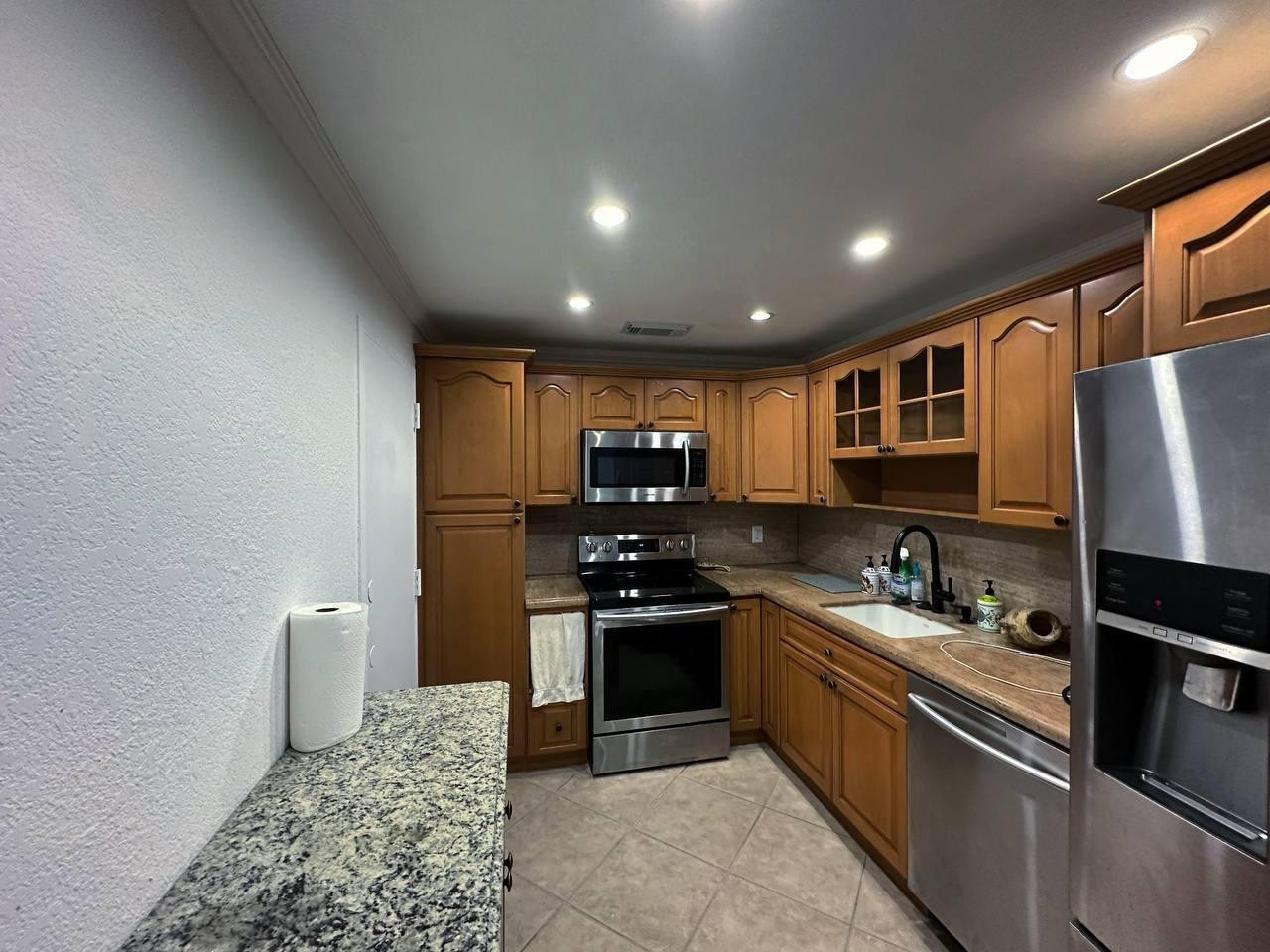 1985 S Ocean #16b Hallandale Beach, FL 33009