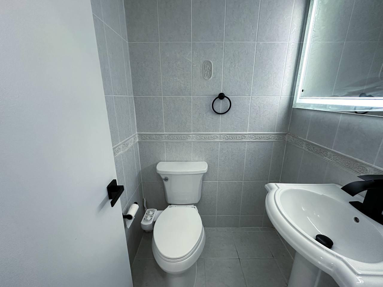 1985 S Ocean #16b Hallandale Beach, FL 33009