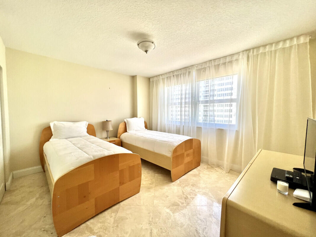 image 2080 Ocean Drive2