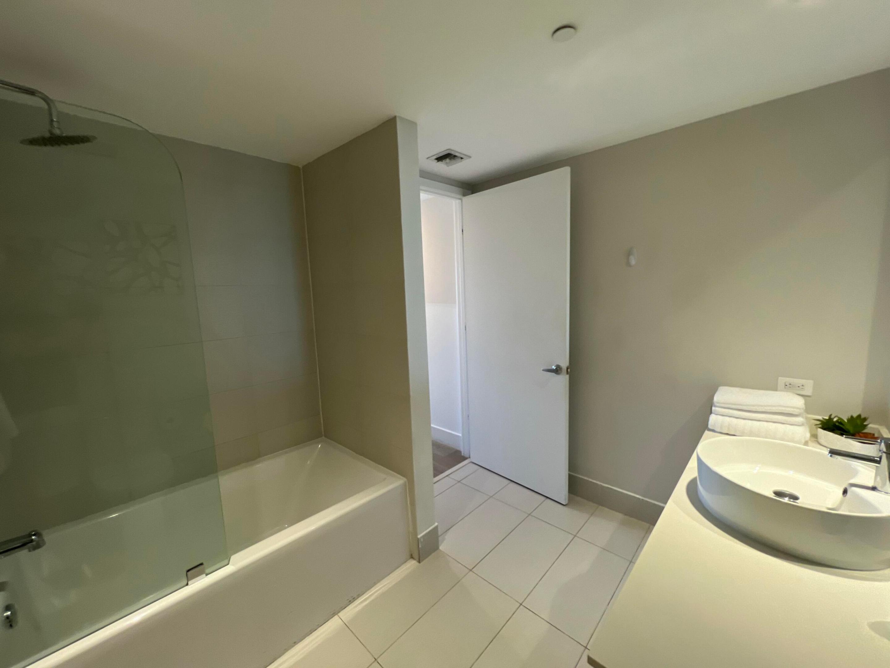 image Beachwalk Condominium4