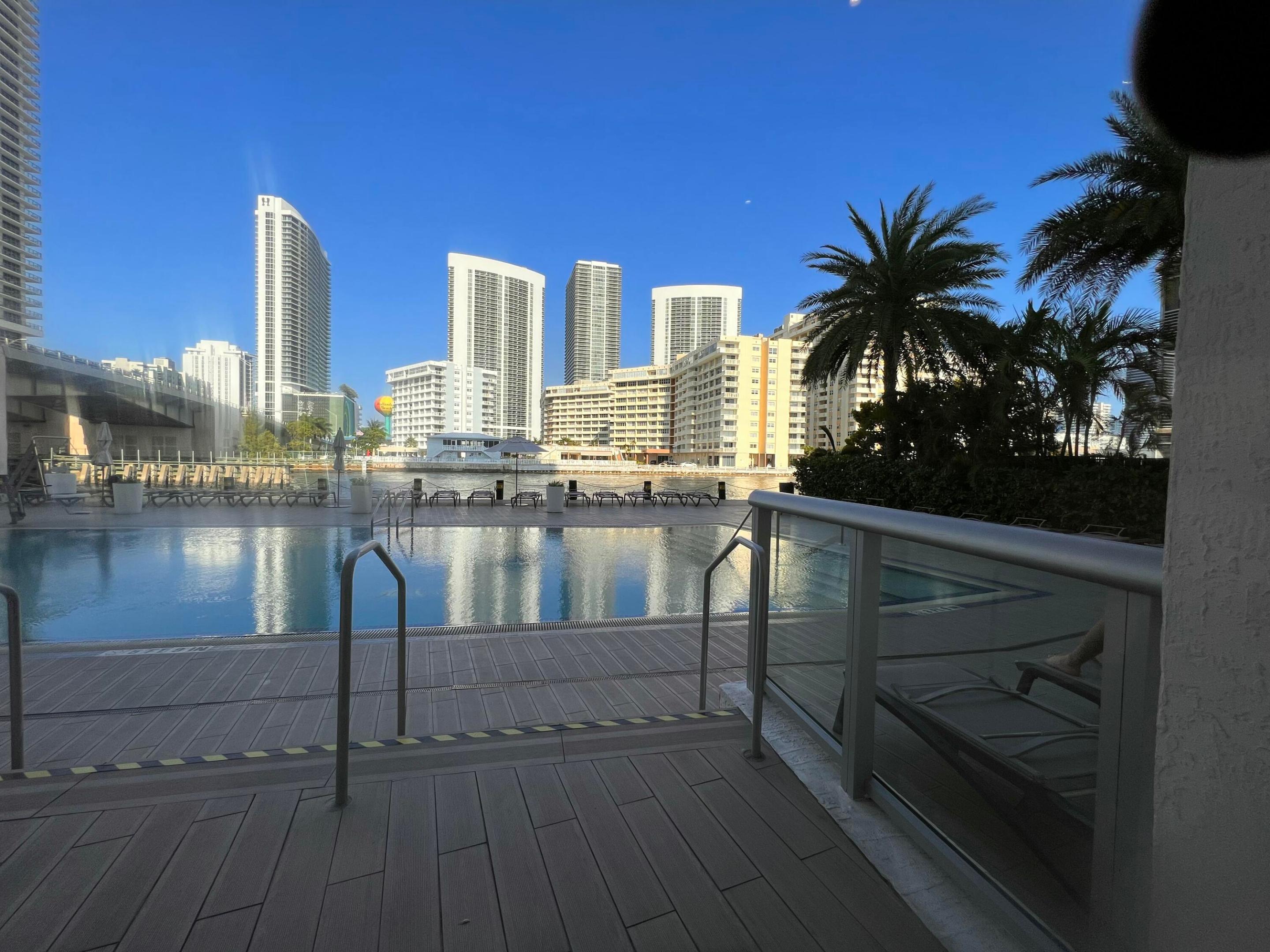 image Beachwalk Condominium8