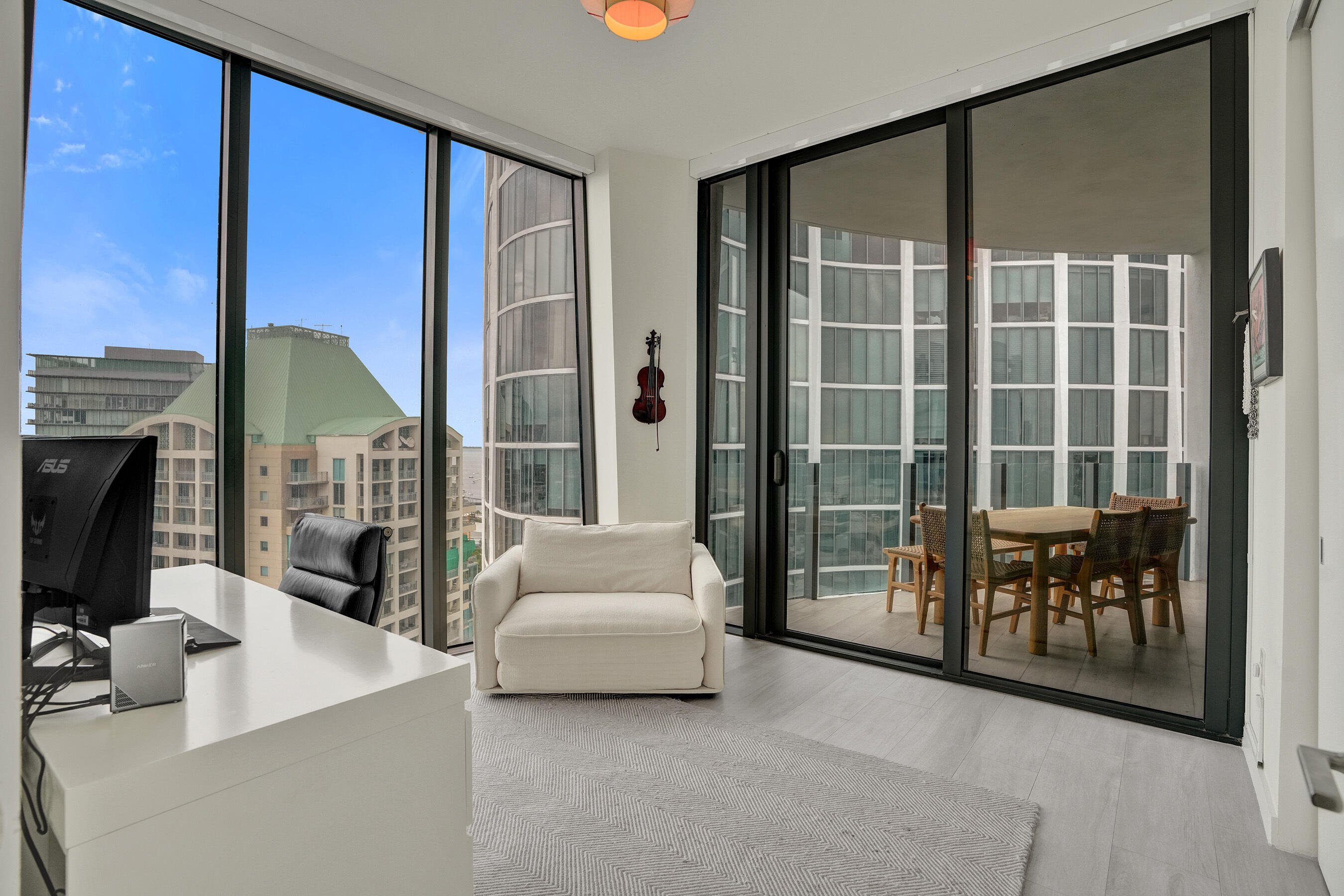 2831 S Bayshore #2204 Miami, FL 33133