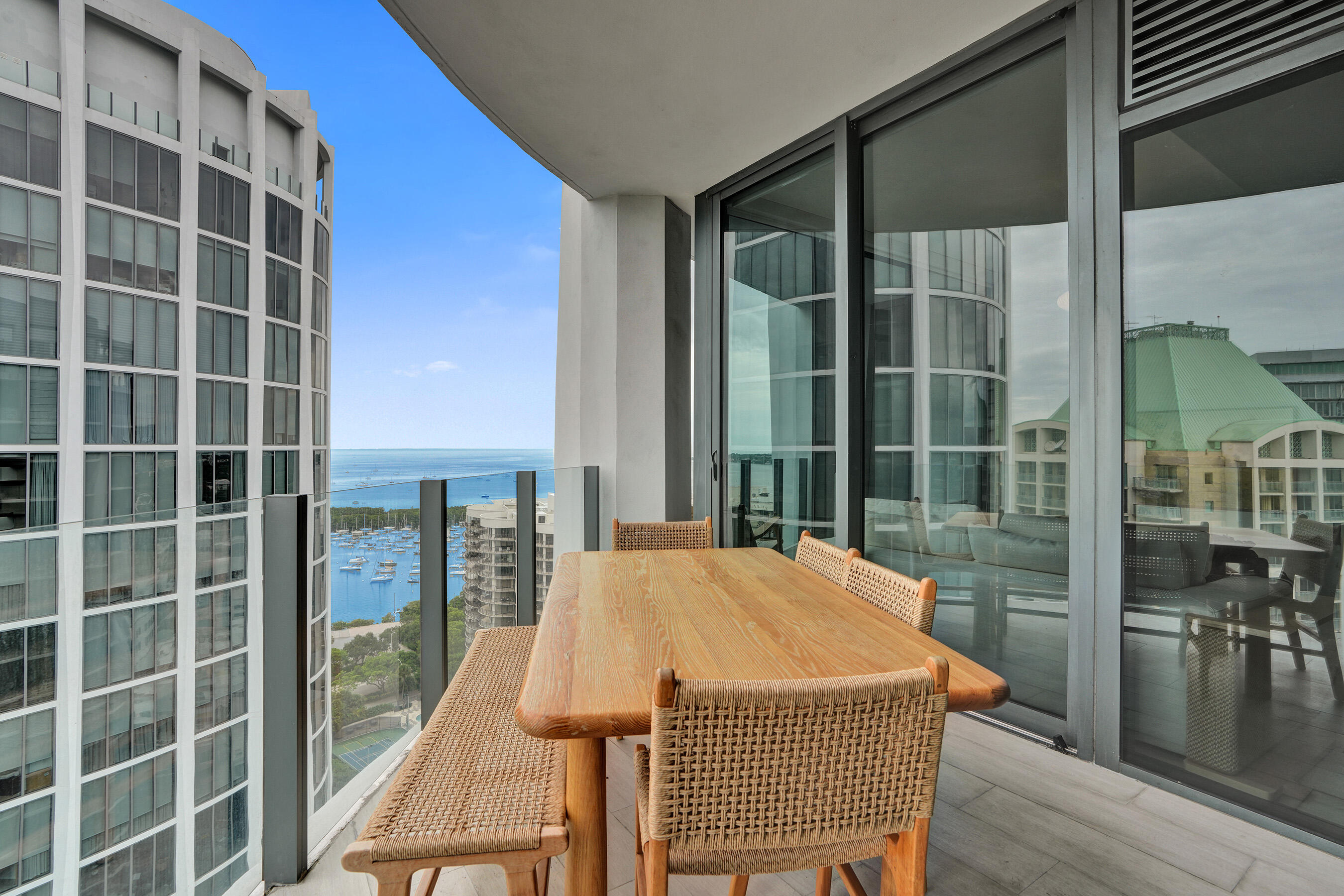 2831 S Bayshore #2204 Miami, FL 33133
