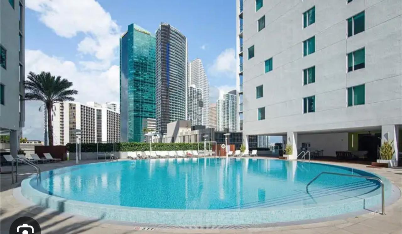 image 500 Brickell West12