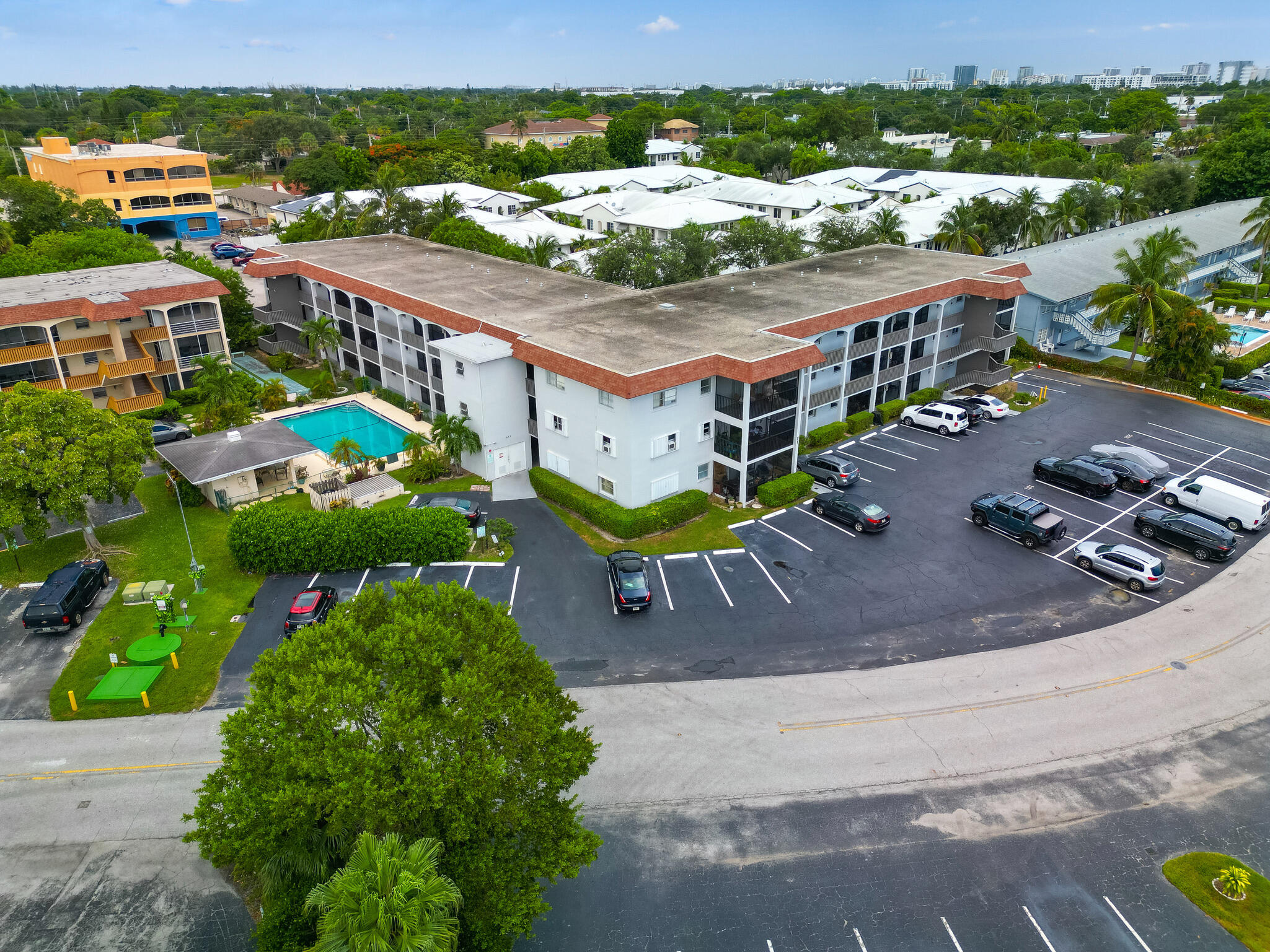 651 Pine Dr #201