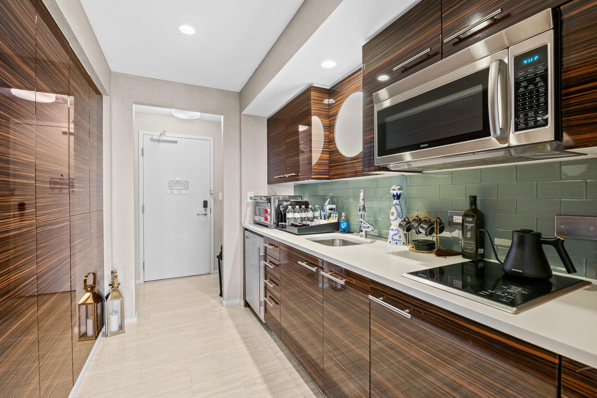 551 N Fort Lauderdale Bch Blvd #R1801 Fort Lauderdale, FL 33304