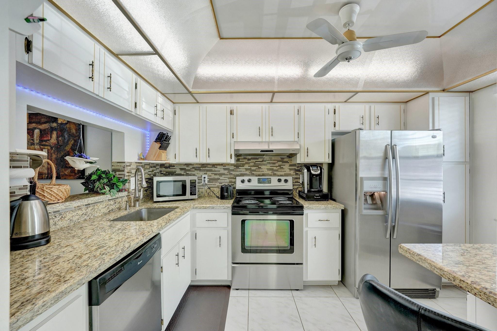 3551 Inverrary Dr #110,Lauderhill, FL 33319
