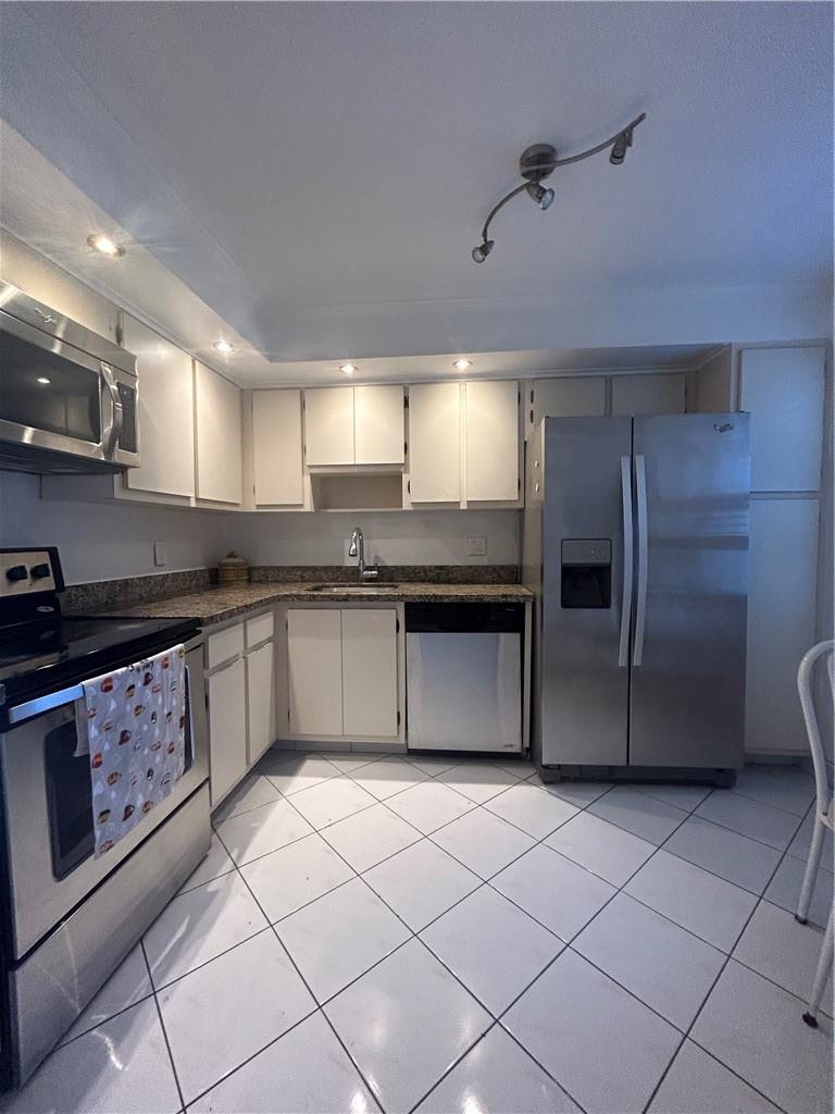 3970 Oaks Clubhouse Dr #310