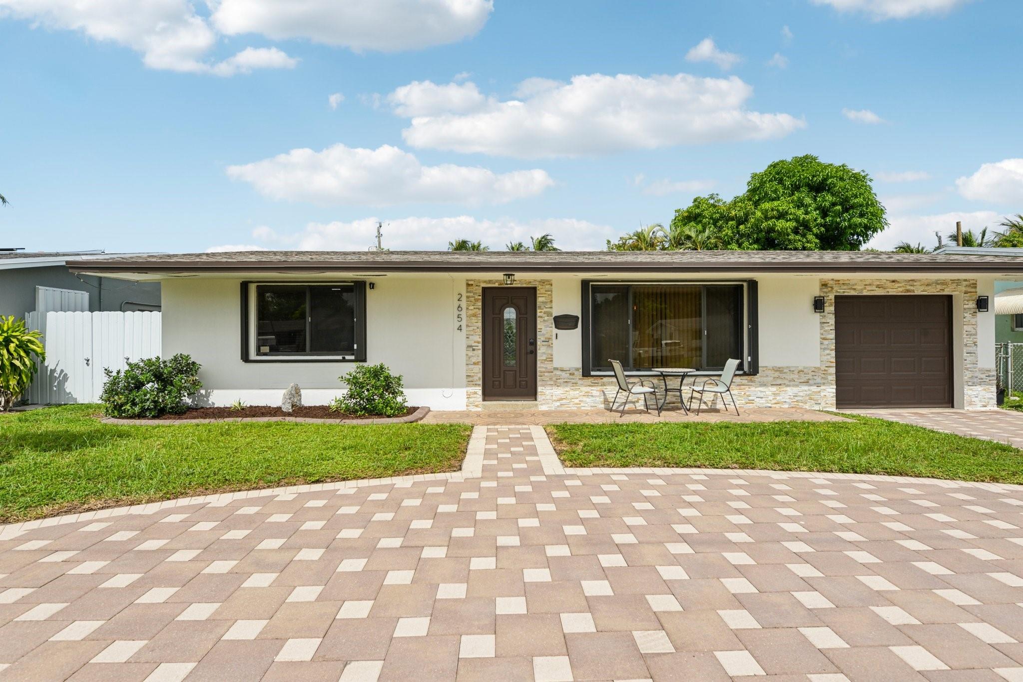 2654 Tarpon Dr