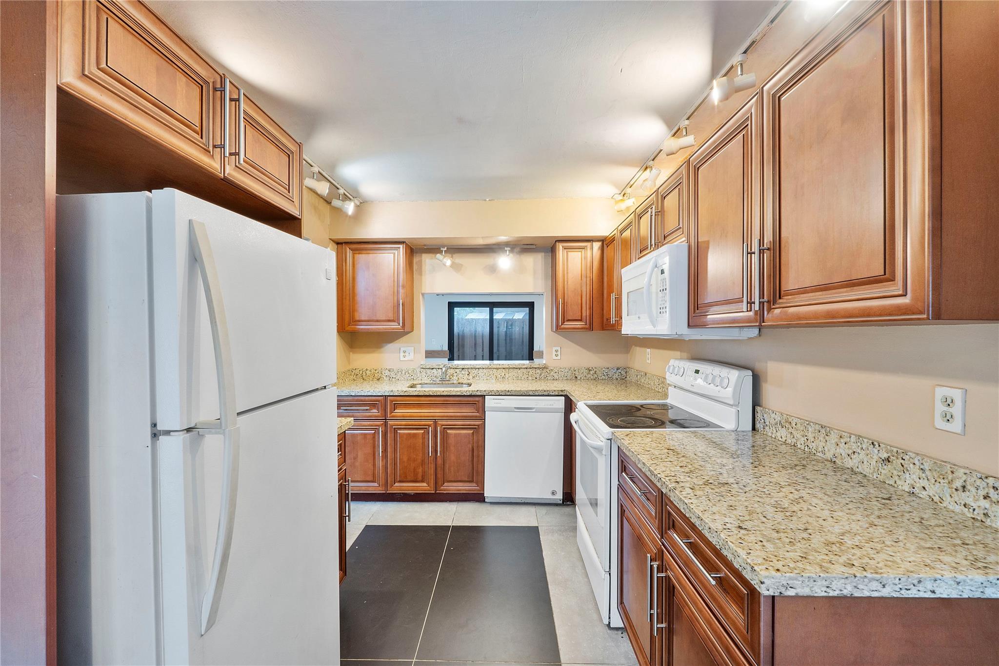 2157 NW 37th #2157