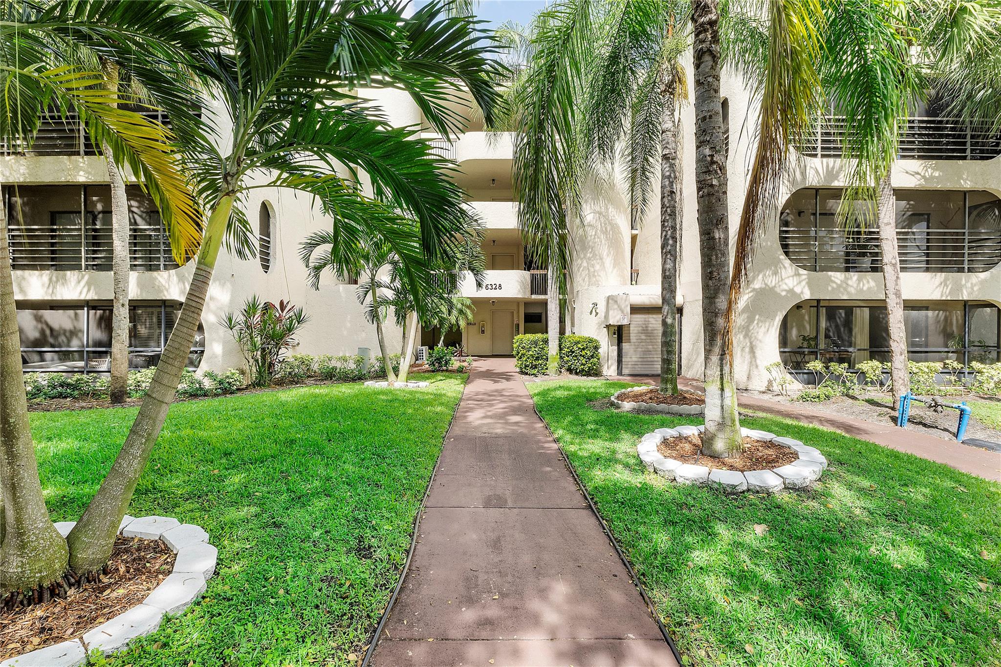 6328 W Longboat Ln W #104