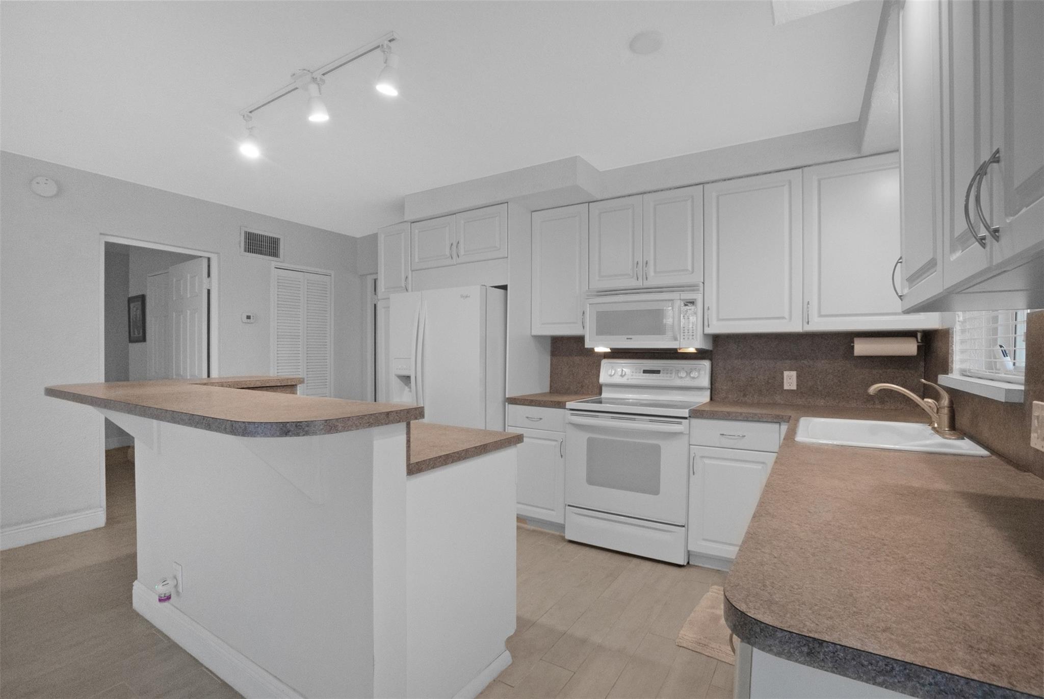 1000 SE 4th St #127 Fort Lauderdale, FL 33301