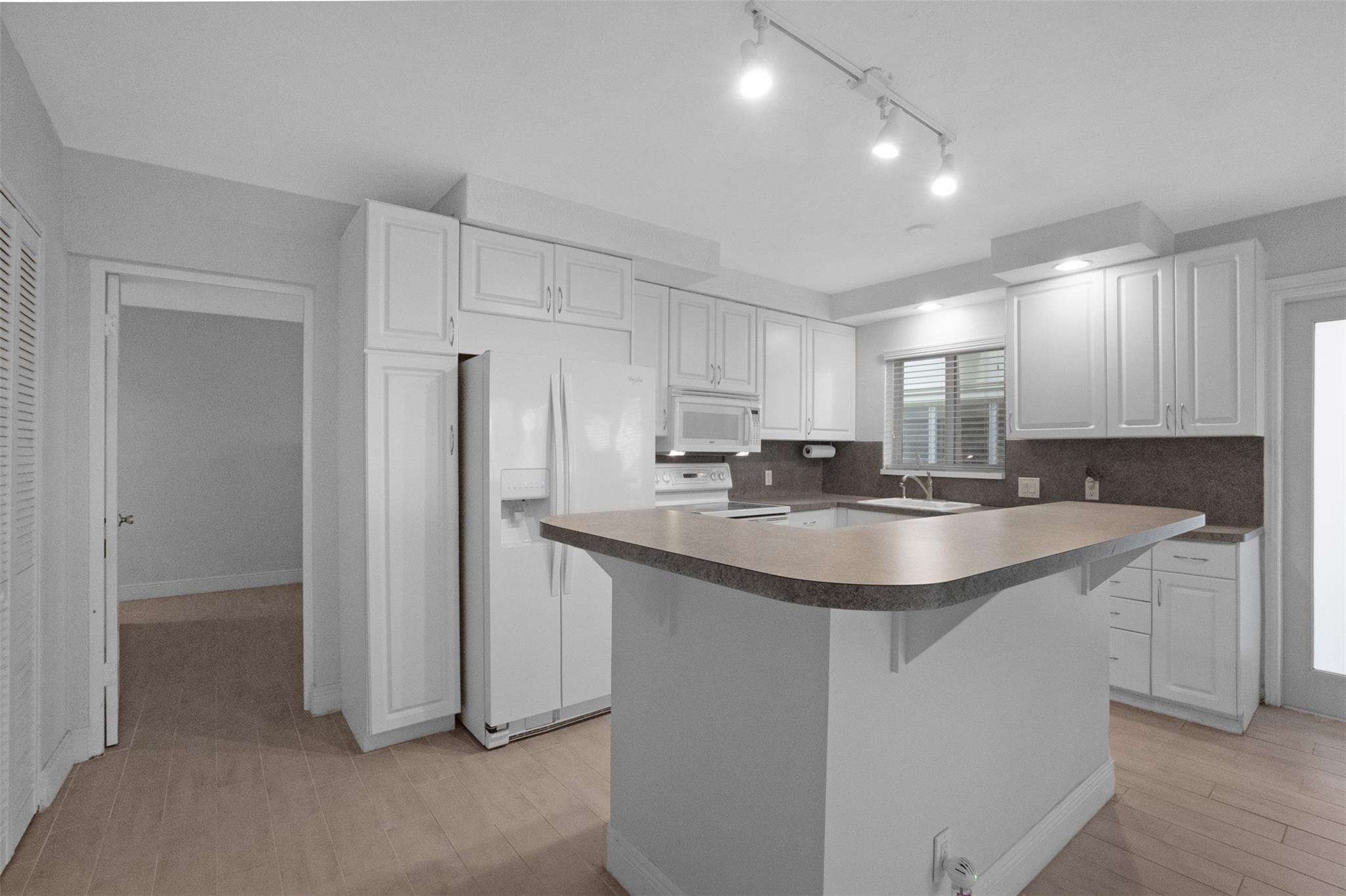 1000 SE 4th St #127 Fort Lauderdale, FL 33301