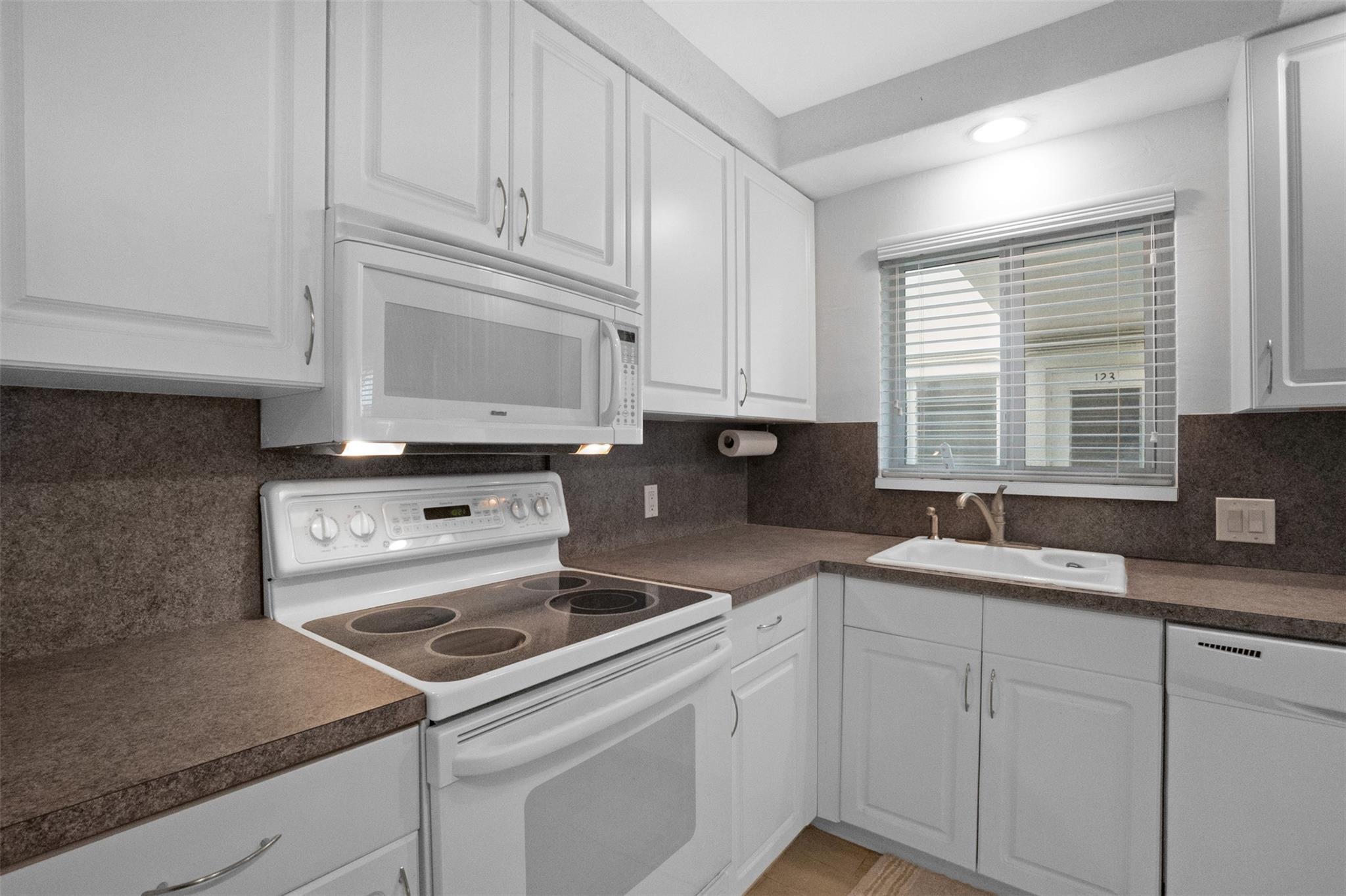 1000 SE 4th St #127 Fort Lauderdale, FL 33301