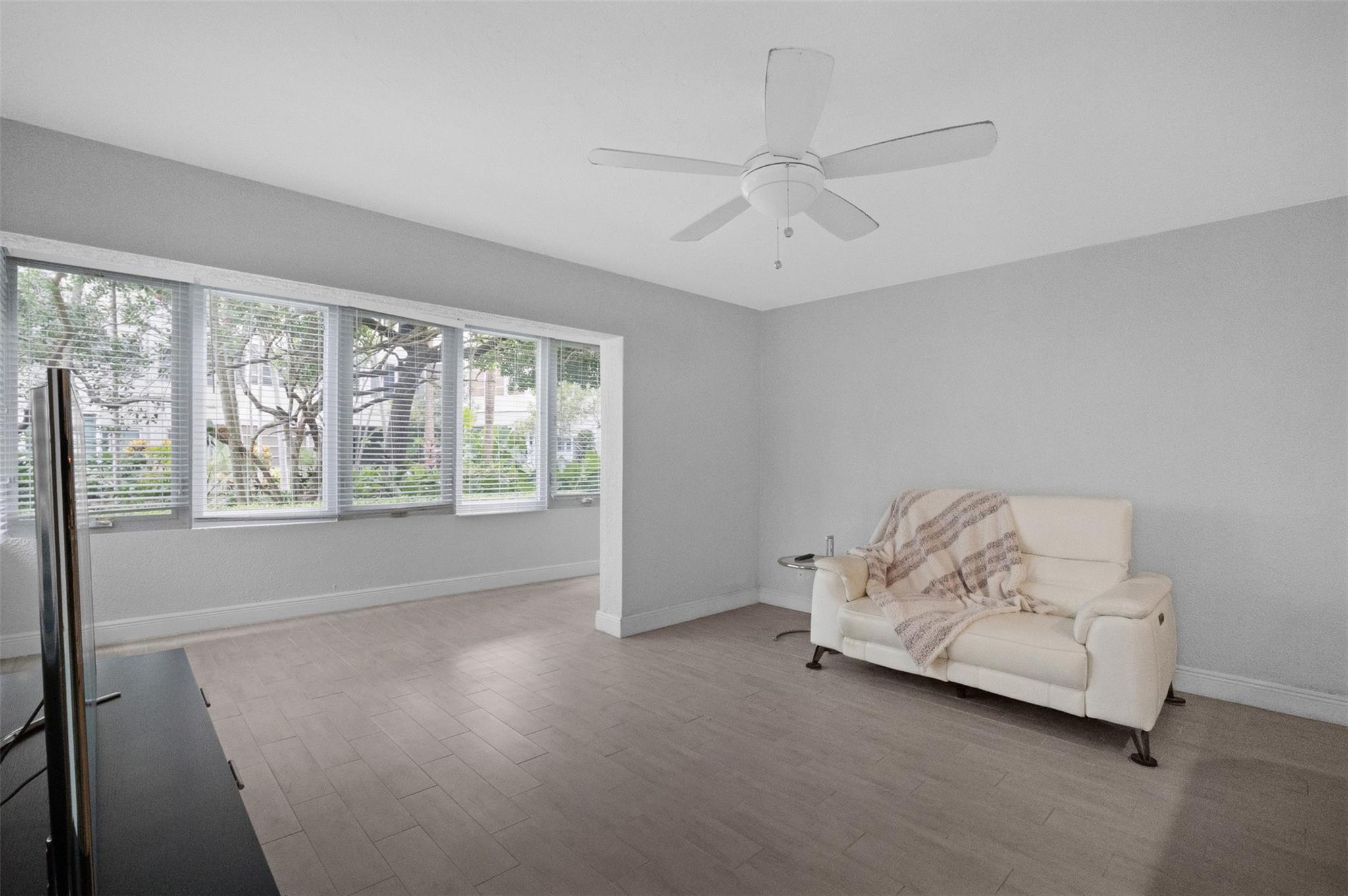 1000 SE 4th St #127 Fort Lauderdale, FL 33301