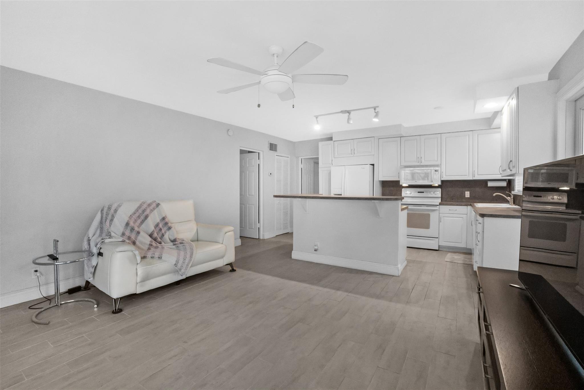 1000 SE 4th St #127 Fort Lauderdale, FL 33301