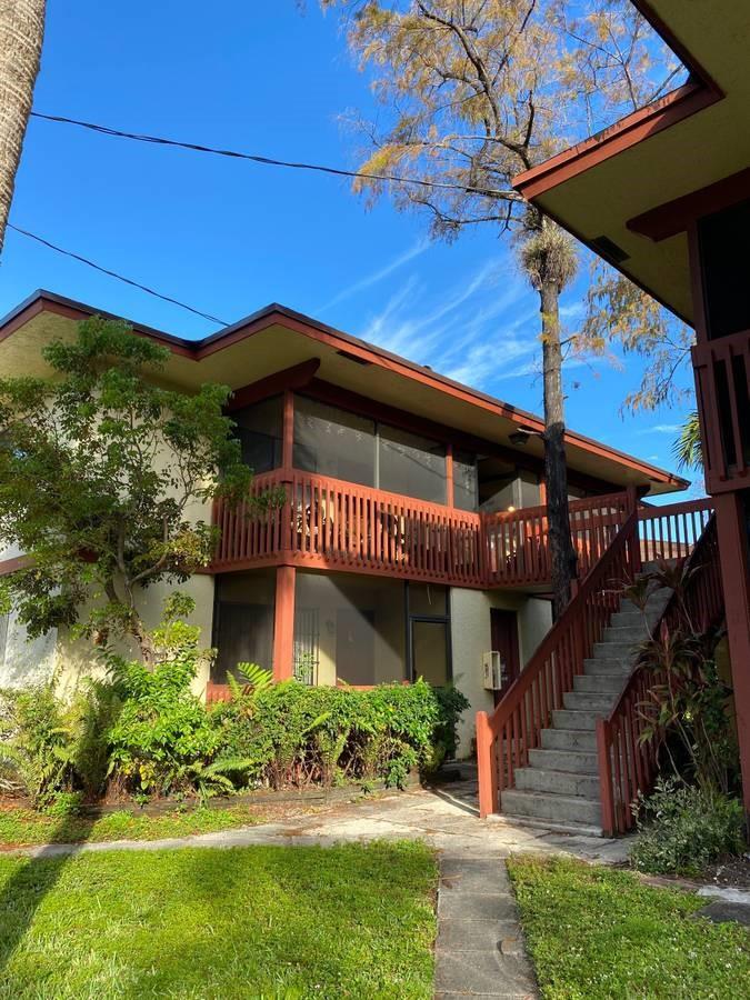 2070 NW 43rd Ter #8